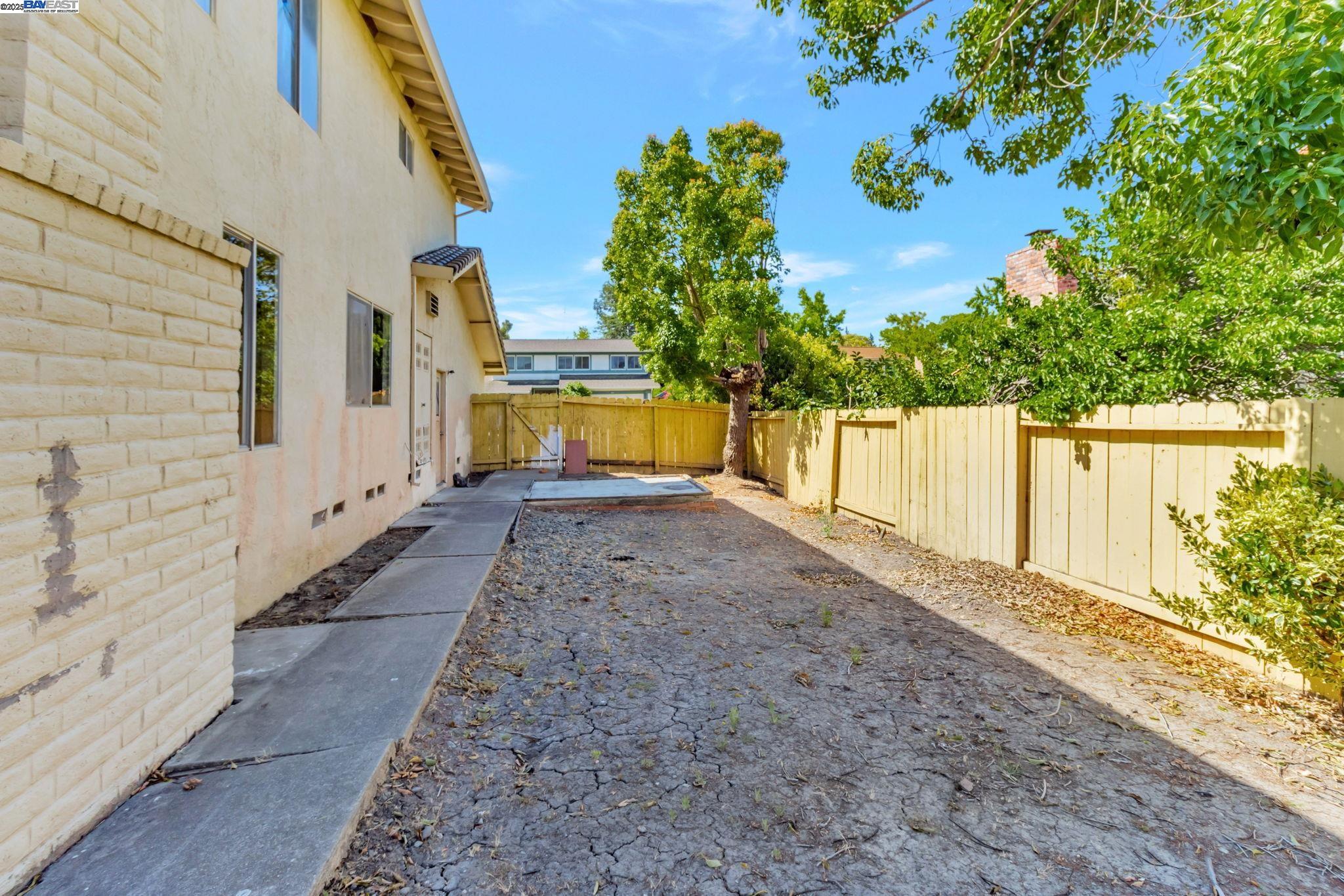 Detail Gallery Image 6 of 21 For 1771 via Sombrio, Fremont,  CA 94539 - 4 Beds | 3 Baths