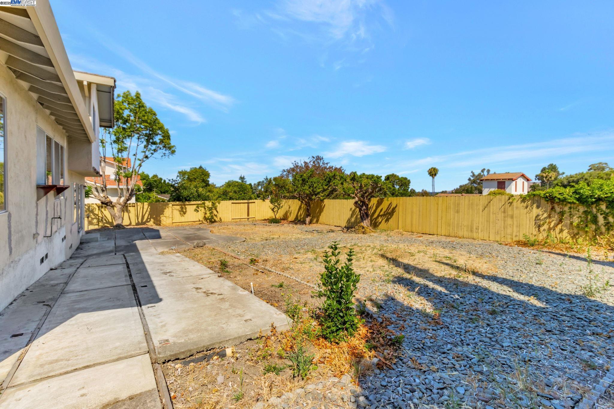 Detail Gallery Image 9 of 21 For 1771 via Sombrio, Fremont,  CA 94539 - 4 Beds | 3 Baths