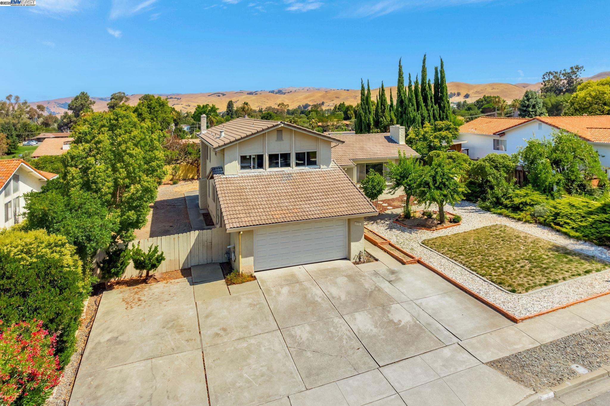 Detail Gallery Image 10 of 21 For 1771 via Sombrio, Fremont,  CA 94539 - 4 Beds | 3 Baths