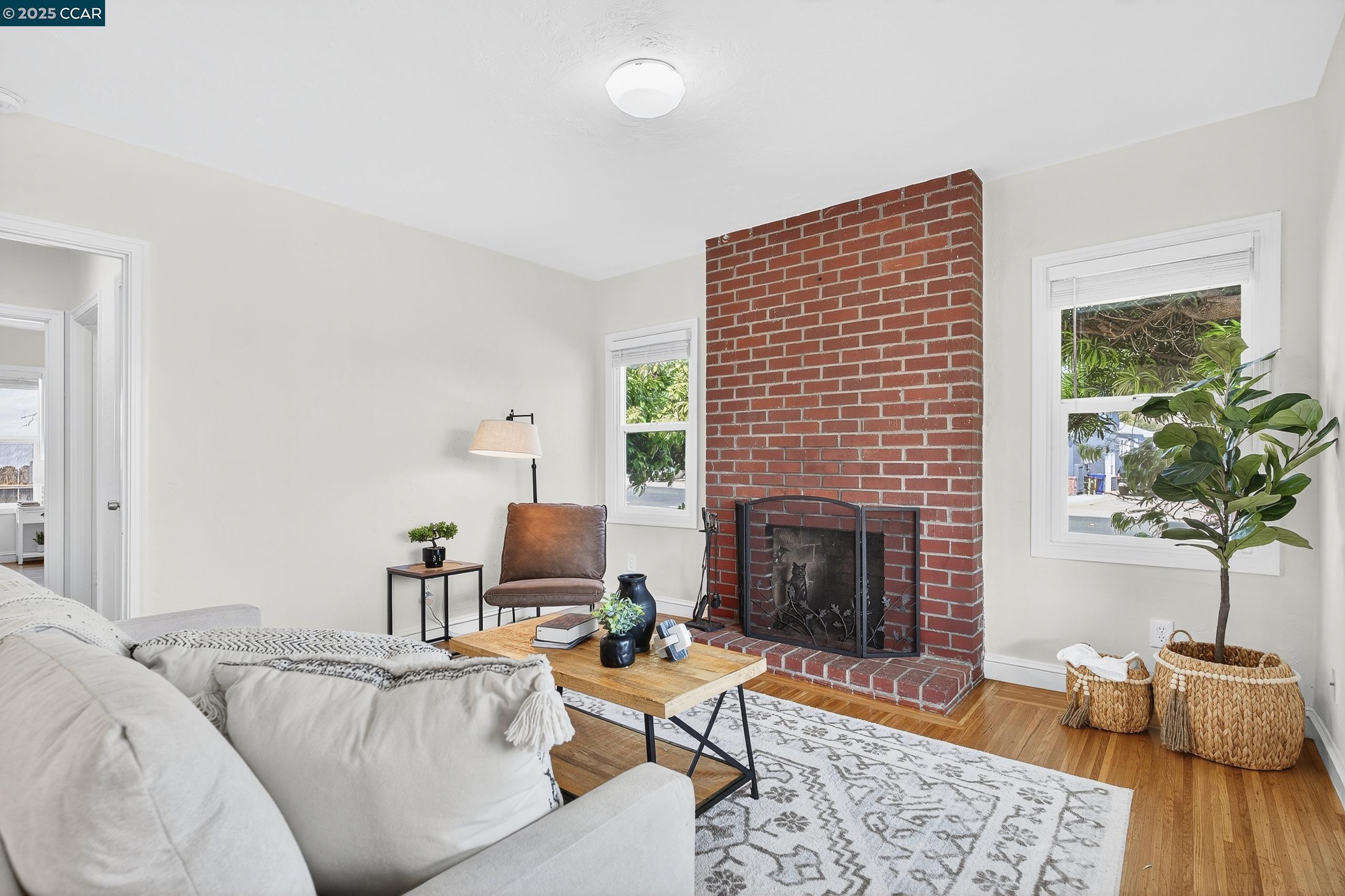 Detail Gallery Image 14 of 54 For 2393 Brooks Ave, Richmond,  CA 94804 - 2 Beds | 1 Baths