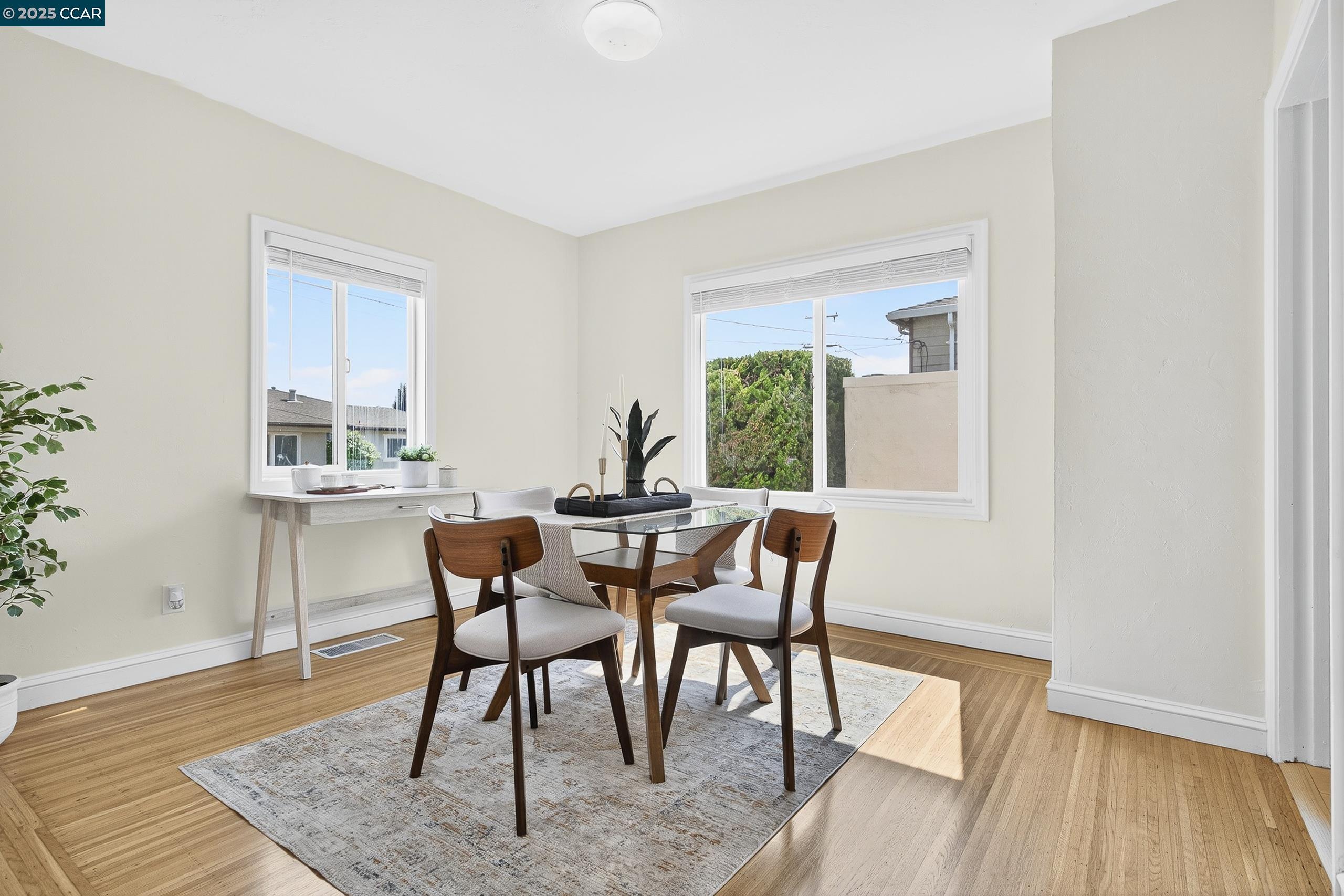 Detail Gallery Image 18 of 54 For 2393 Brooks Ave, Richmond,  CA 94804 - 2 Beds | 1 Baths