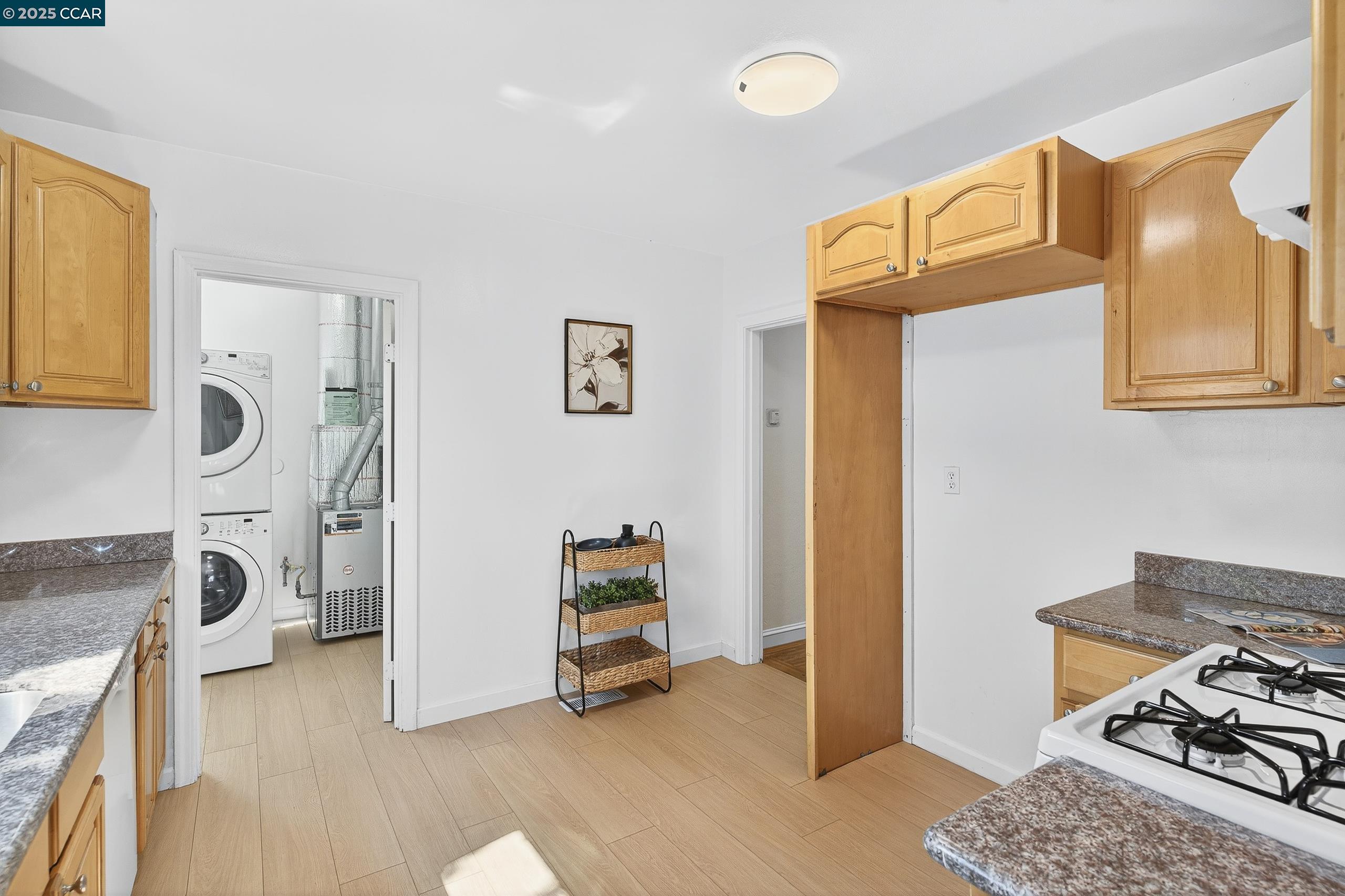 Detail Gallery Image 25 of 54 For 2393 Brooks Ave, Richmond,  CA 94804 - 2 Beds | 1 Baths