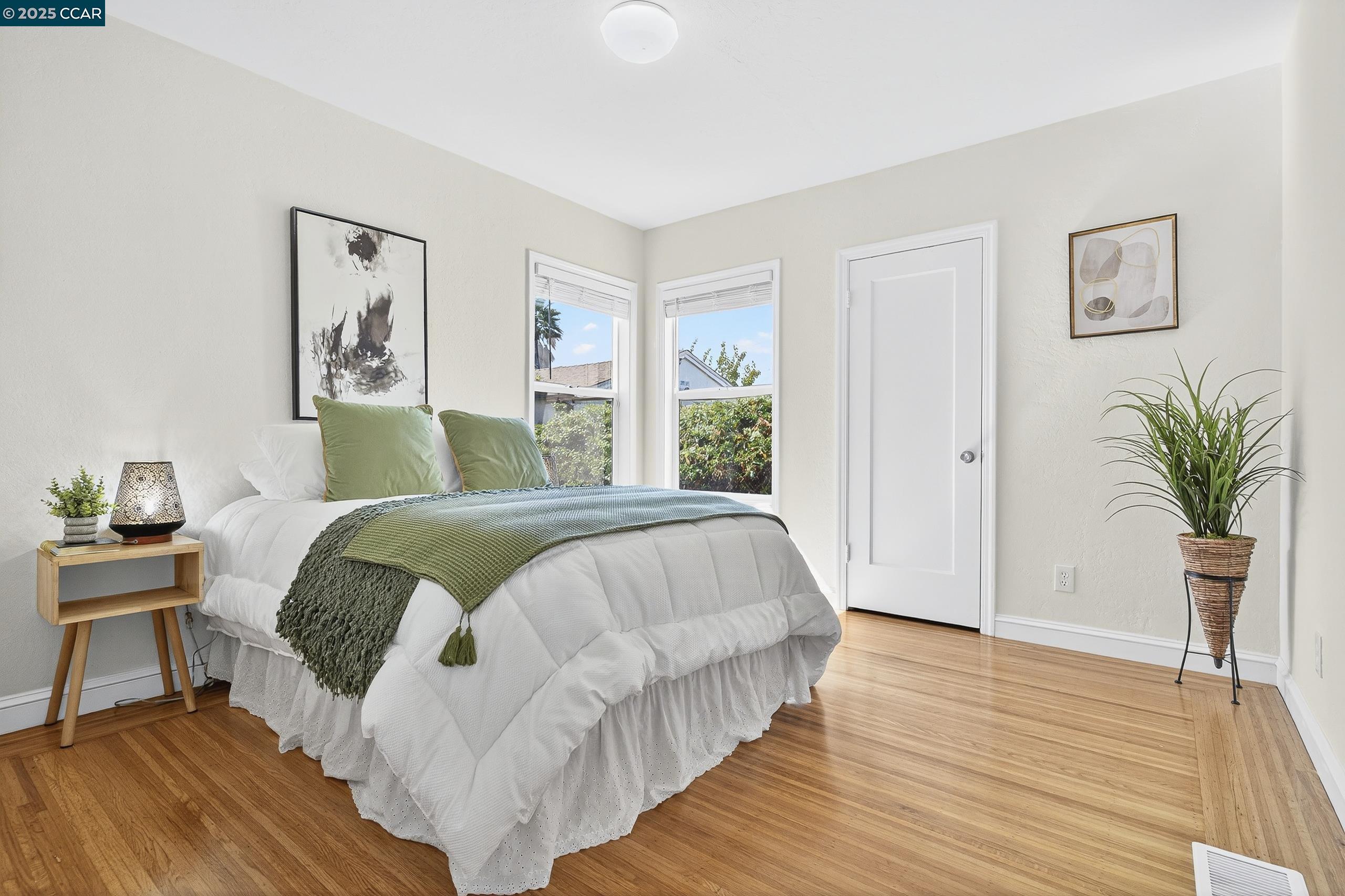 Detail Gallery Image 28 of 54 For 2393 Brooks Ave, Richmond,  CA 94804 - 2 Beds | 1 Baths