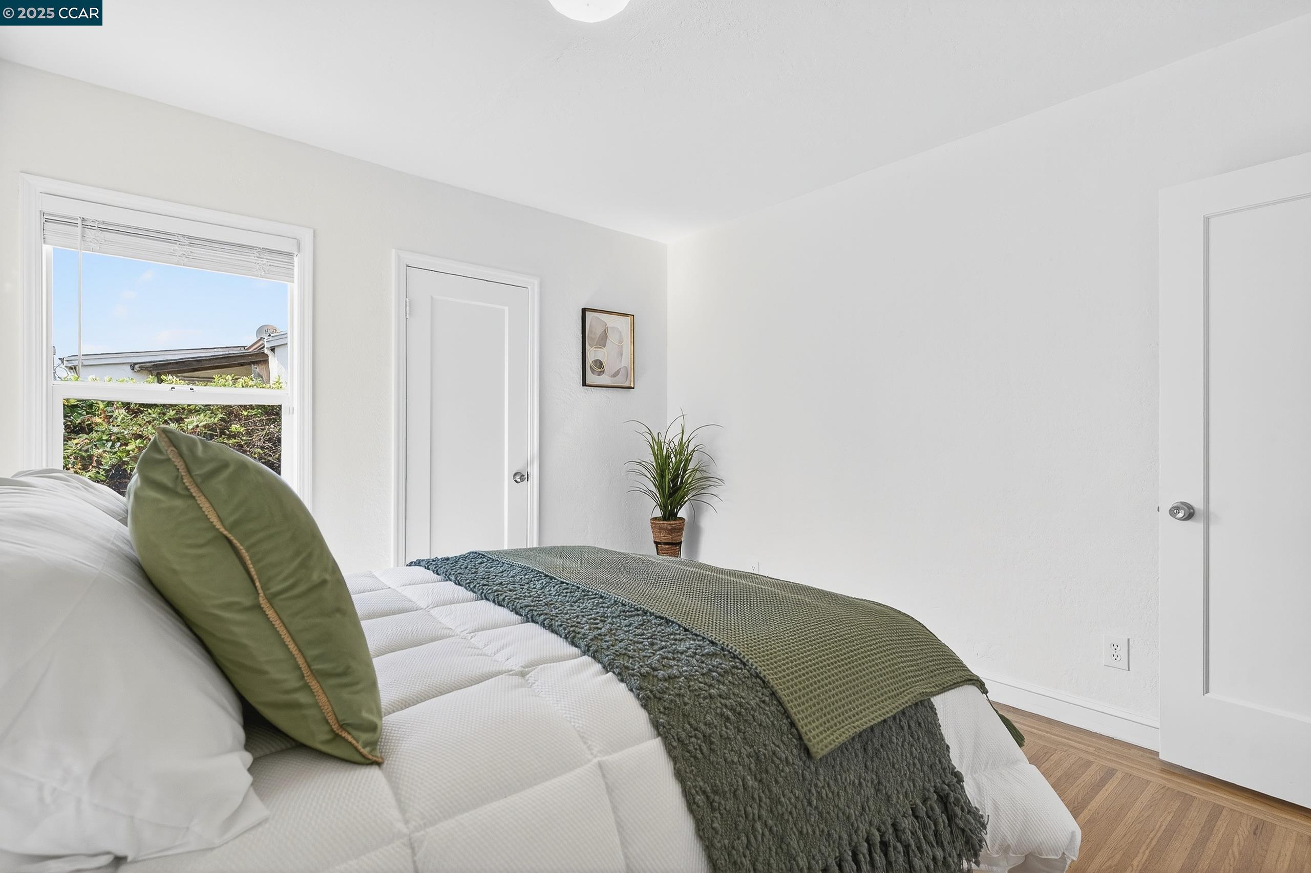Detail Gallery Image 30 of 54 For 2393 Brooks Ave, Richmond,  CA 94804 - 2 Beds | 1 Baths