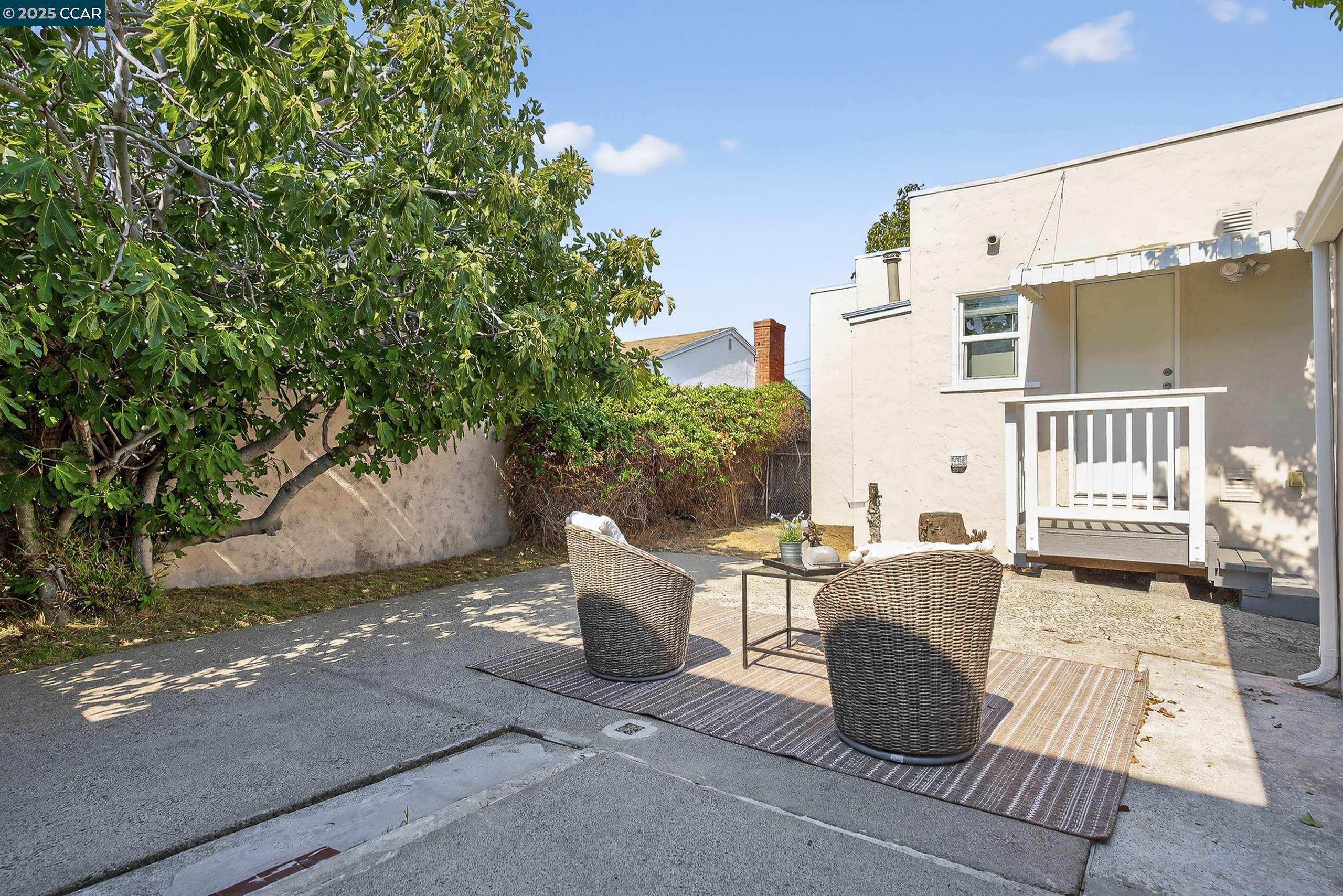 Detail Gallery Image 49 of 54 For 2393 Brooks Ave, Richmond,  CA 94804 - 2 Beds | 1 Baths