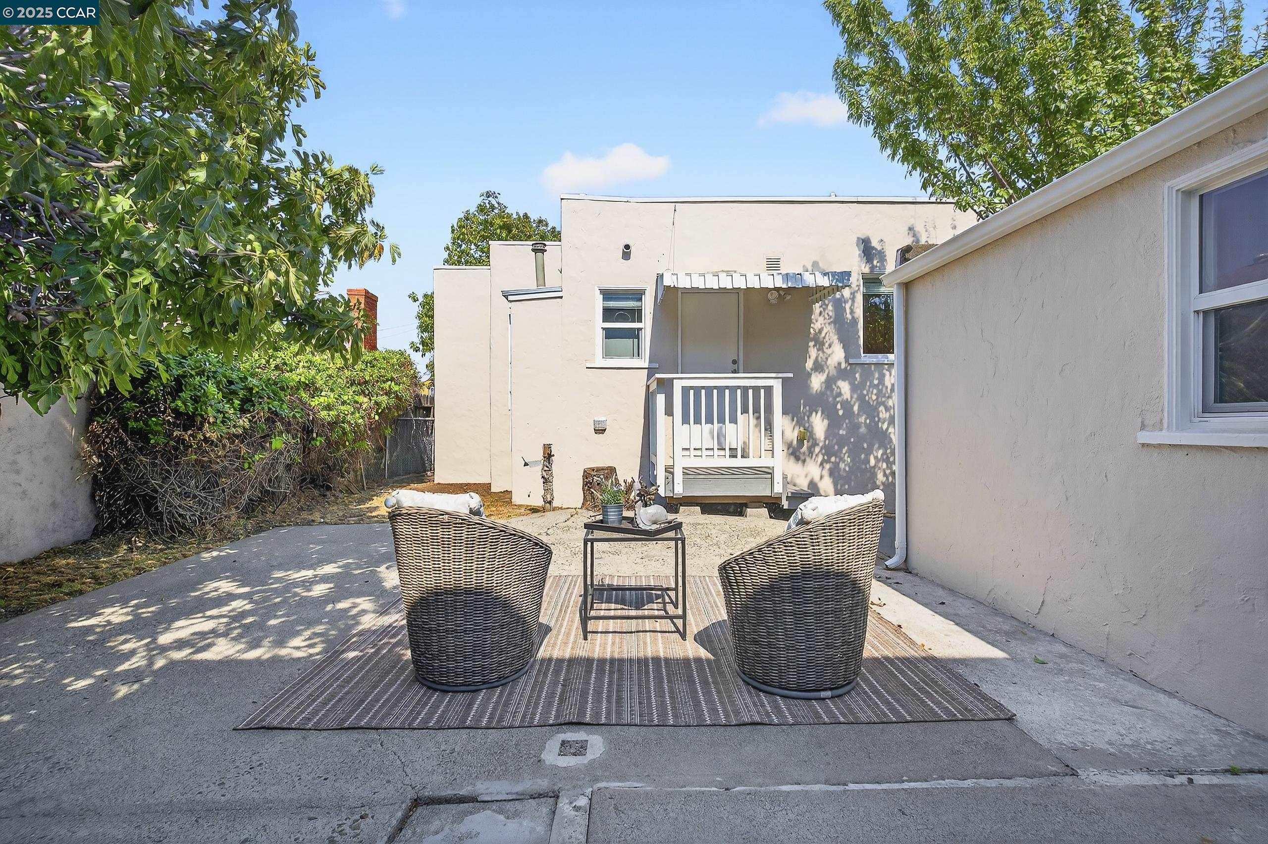 Detail Gallery Image 50 of 54 For 2393 Brooks Ave, Richmond,  CA 94804 - 2 Beds | 1 Baths