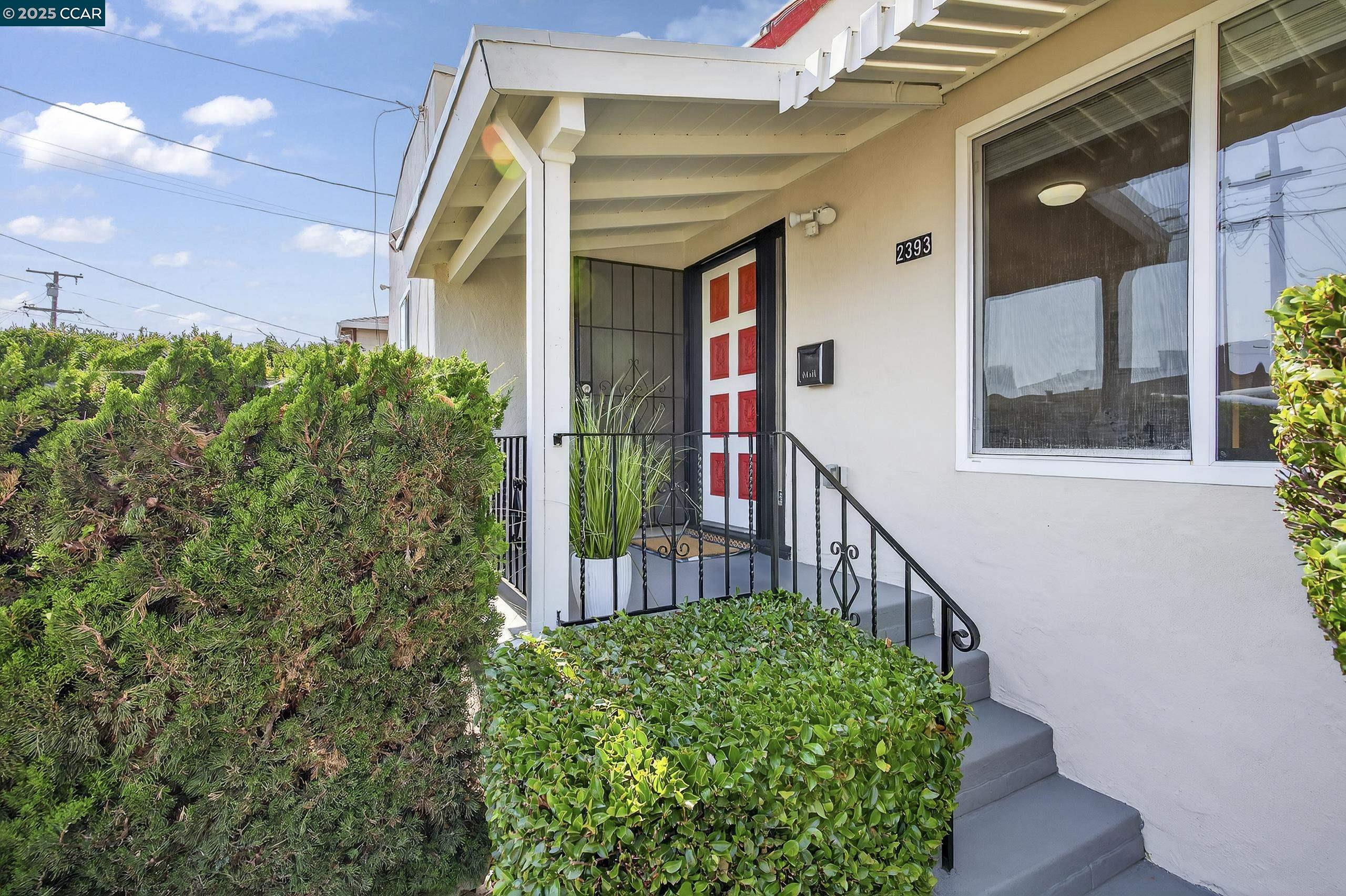 Detail Gallery Image 6 of 54 For 2393 Brooks Ave, Richmond,  CA 94804 - 2 Beds | 1 Baths