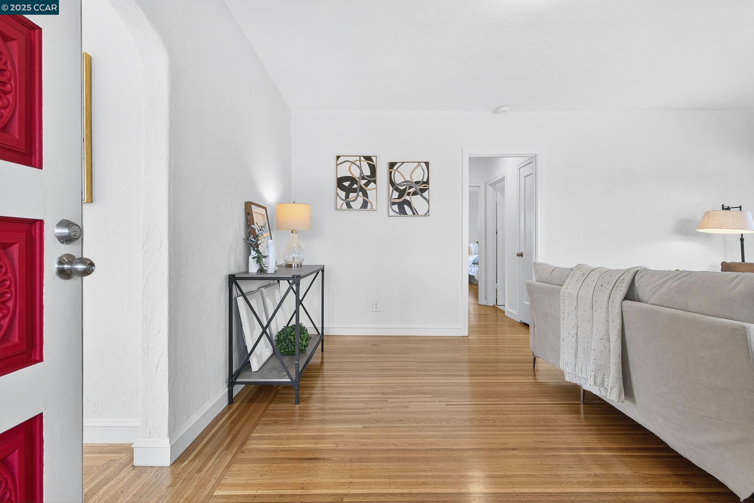 Detail Gallery Image 8 of 54 For 2393 Brooks Ave, Richmond,  CA 94804 - 2 Beds | 1 Baths