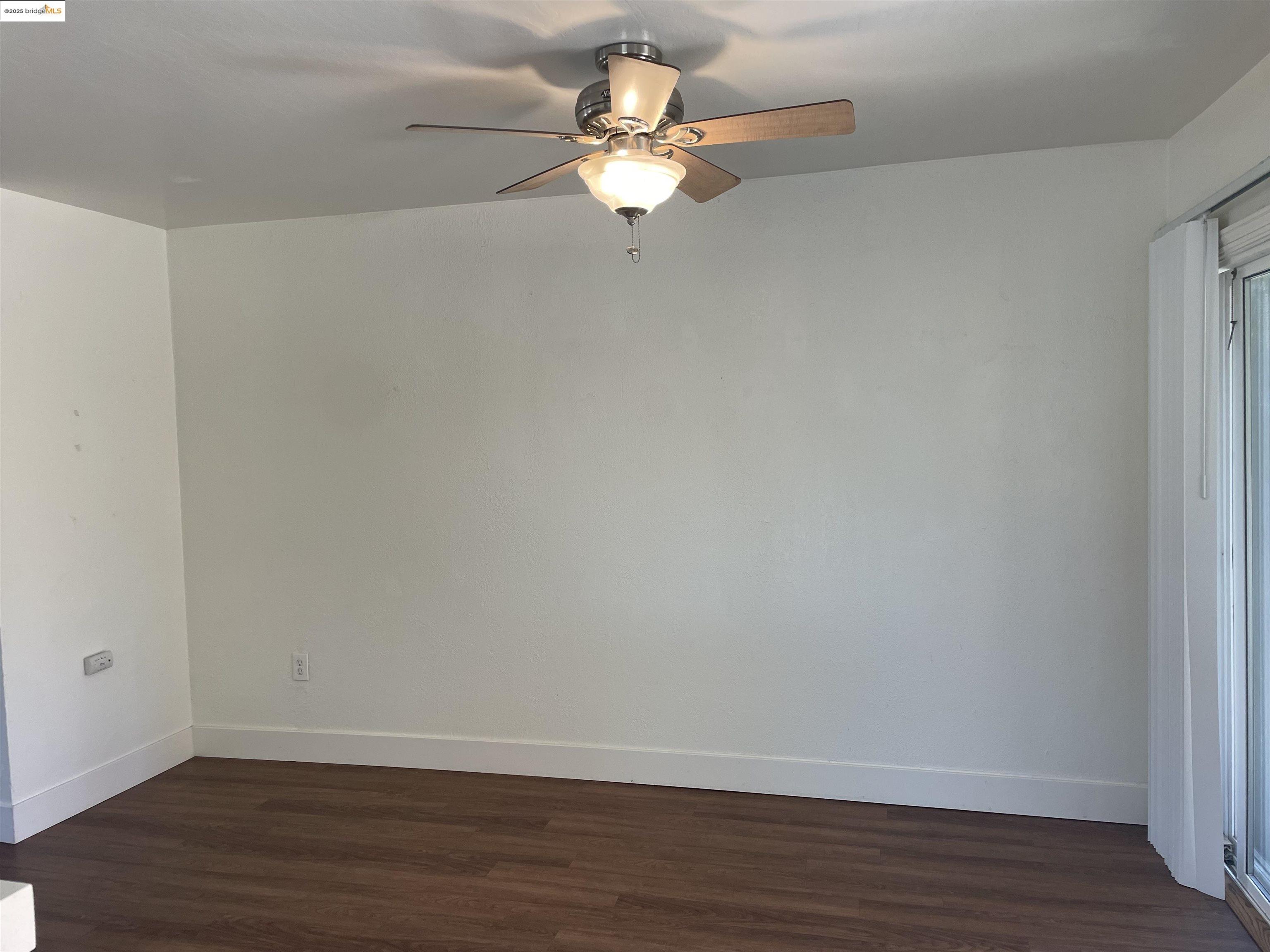 Detail Gallery Image 6 of 13 For 1260 Mesa St, Concord,  CA 94518 - 2 Beds | 1 Baths