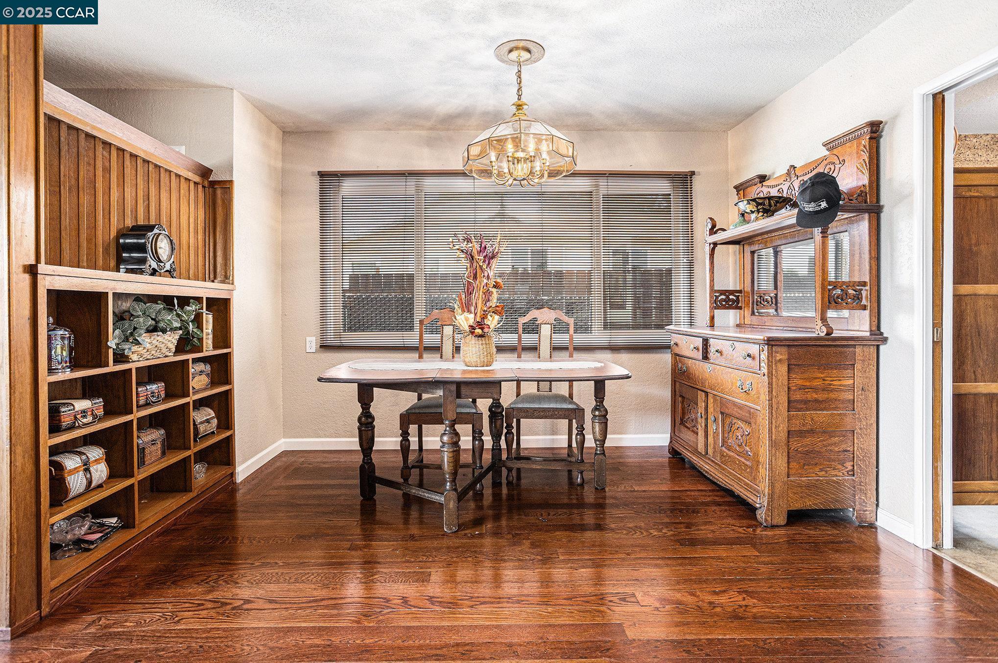 Detail Gallery Image 11 of 35 For 876 Appian Way, El Sobrante,  CA 94803 - 4 Beds | 2 Baths