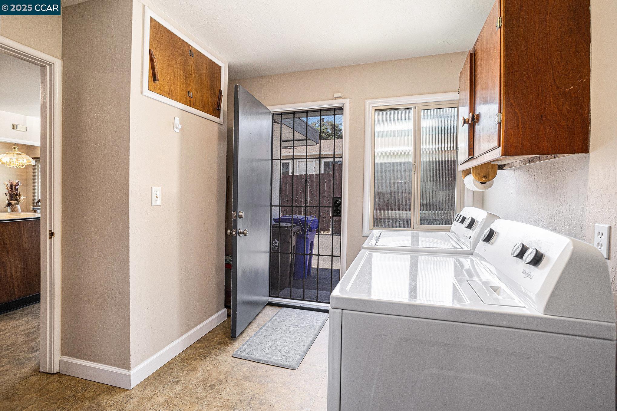 Detail Gallery Image 16 of 35 For 876 Appian Way, El Sobrante,  CA 94803 - 4 Beds | 2 Baths
