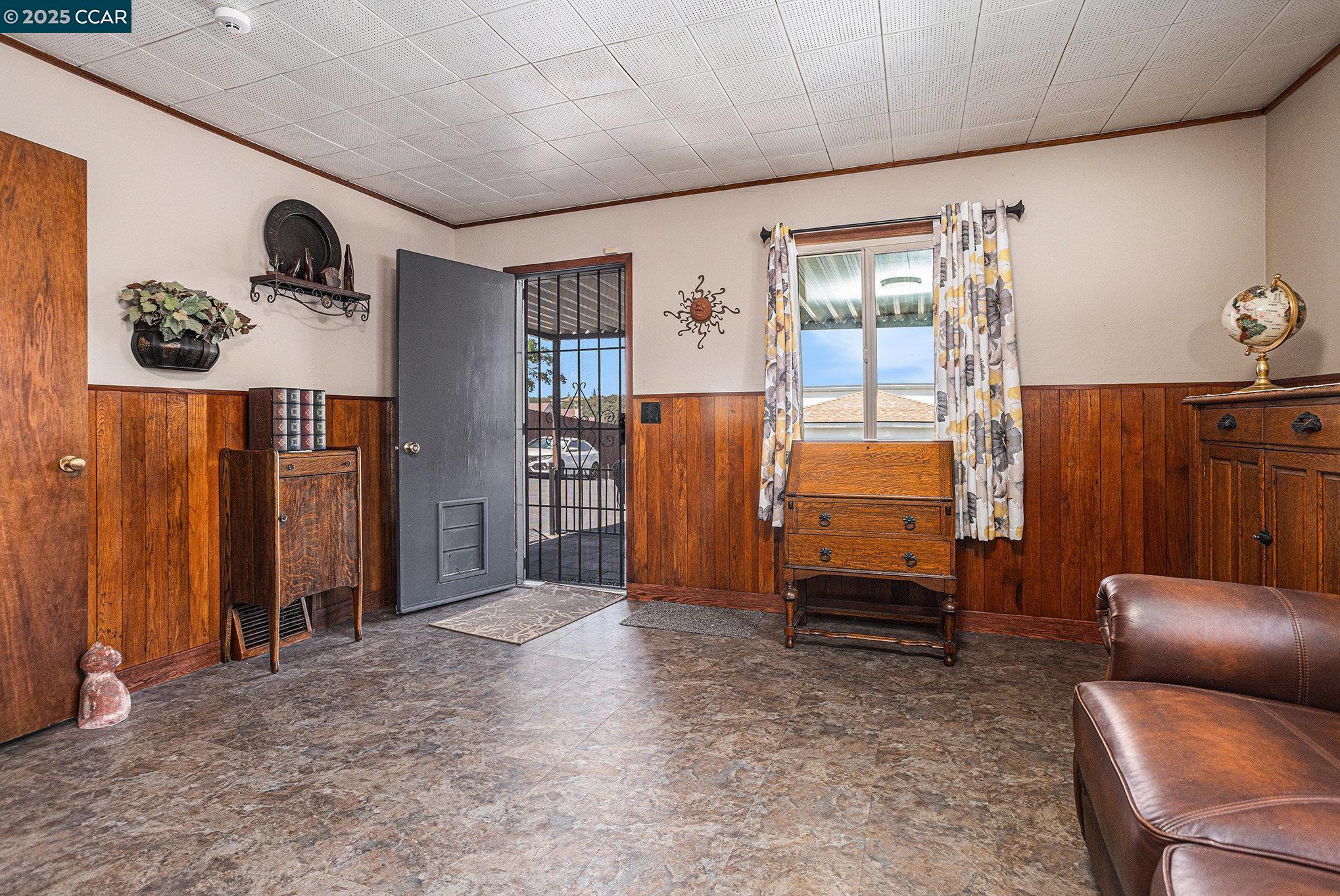 Detail Gallery Image 19 of 35 For 876 Appian Way, El Sobrante,  CA 94803 - 4 Beds | 2 Baths