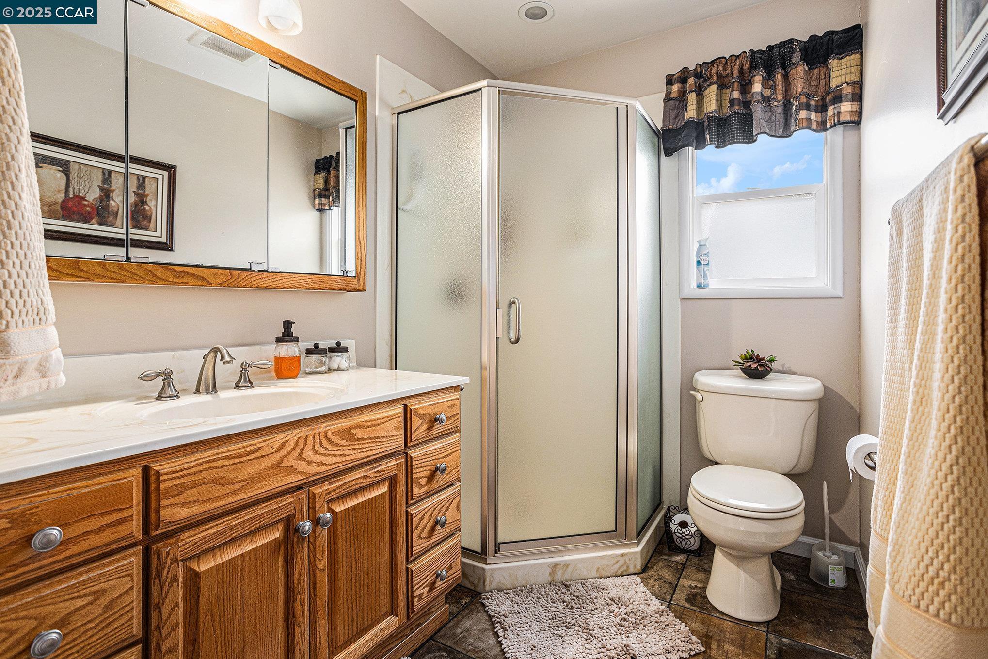 Detail Gallery Image 22 of 35 For 876 Appian Way, El Sobrante,  CA 94803 - 4 Beds | 2 Baths