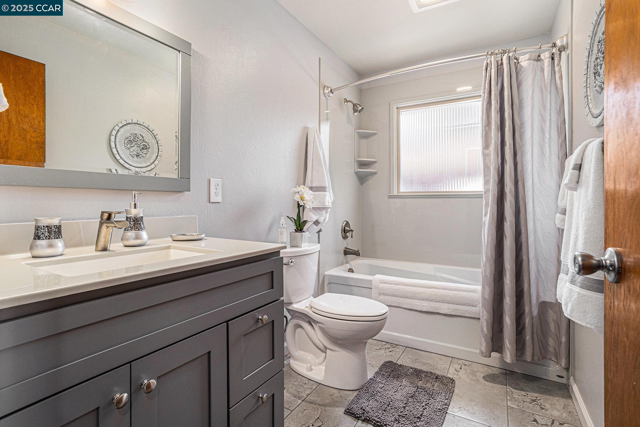 Detail Gallery Image 26 of 35 For 876 Appian Way, El Sobrante,  CA 94803 - 4 Beds | 2 Baths