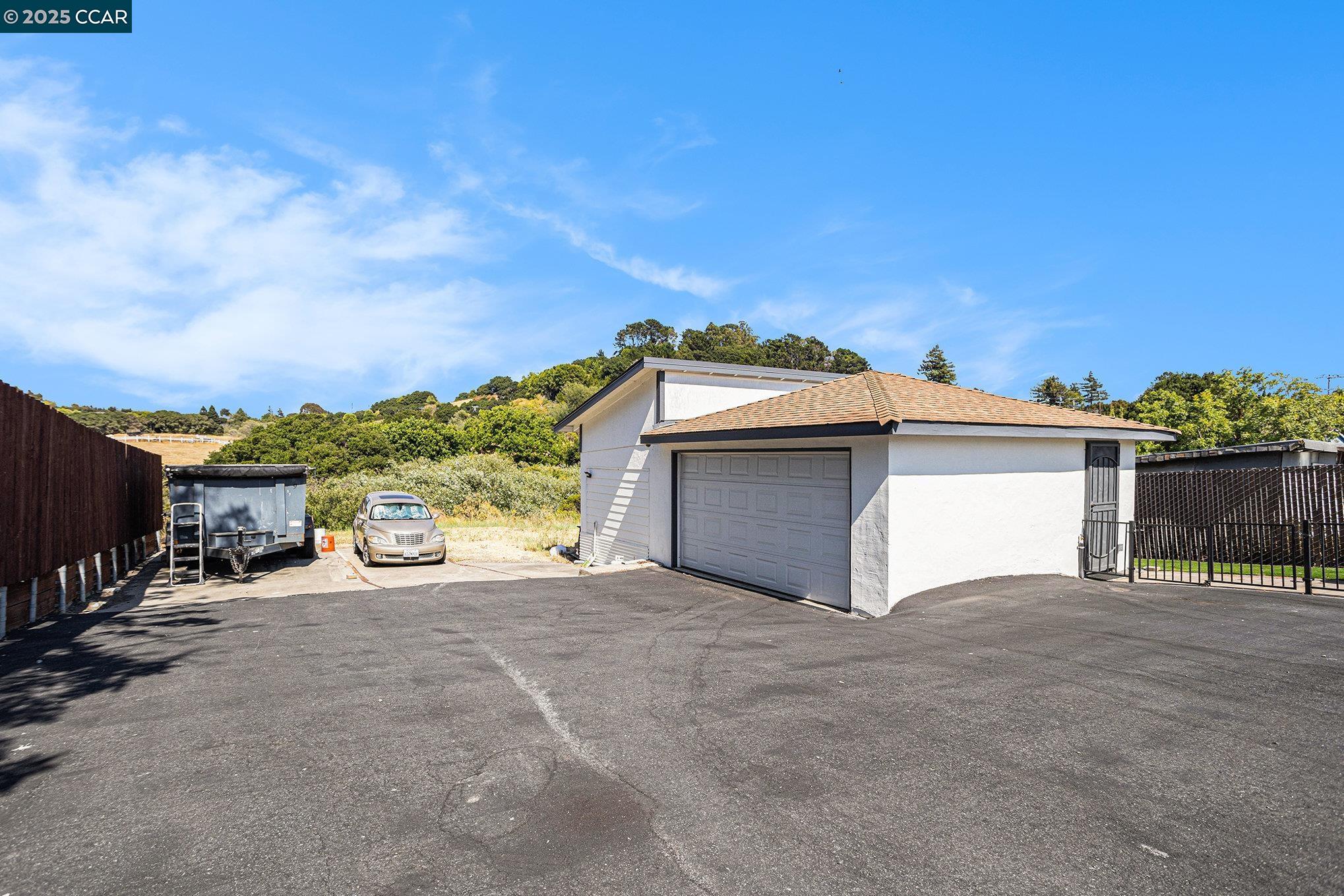 Detail Gallery Image 30 of 35 For 876 Appian Way, El Sobrante,  CA 94803 - 4 Beds | 2 Baths