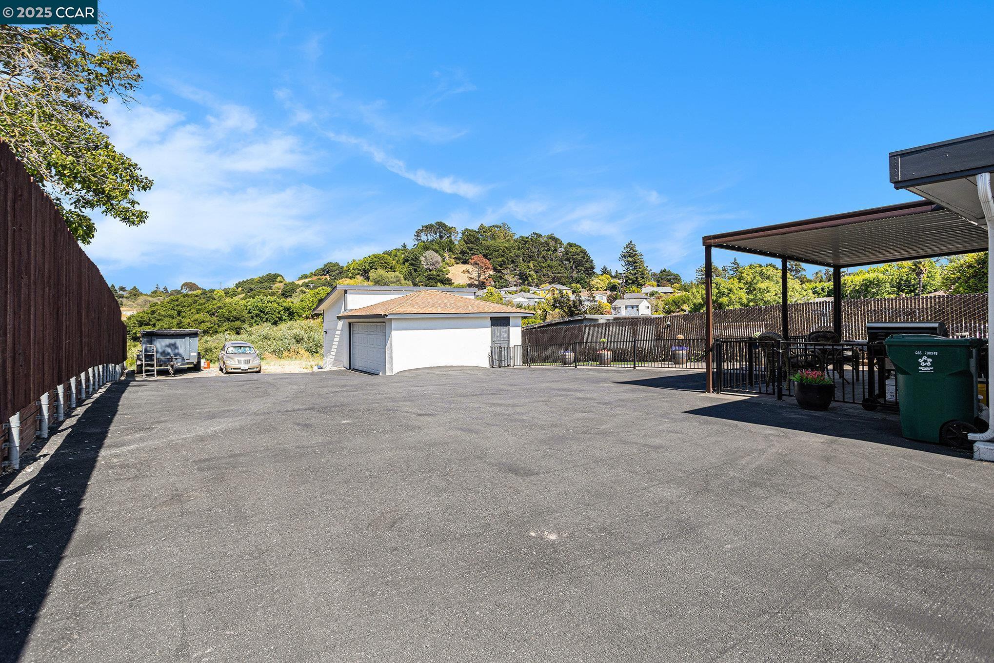 Detail Gallery Image 33 of 35 For 876 Appian Way, El Sobrante,  CA 94803 - 4 Beds | 2 Baths