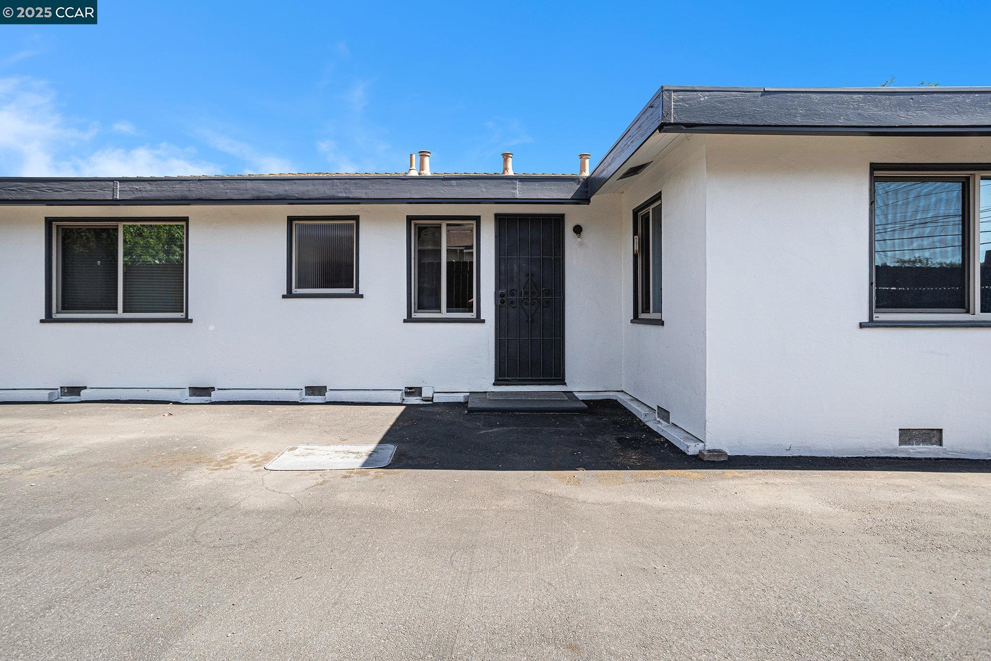 Detail Gallery Image 6 of 35 For 876 Appian Way, El Sobrante,  CA 94803 - 4 Beds | 2 Baths