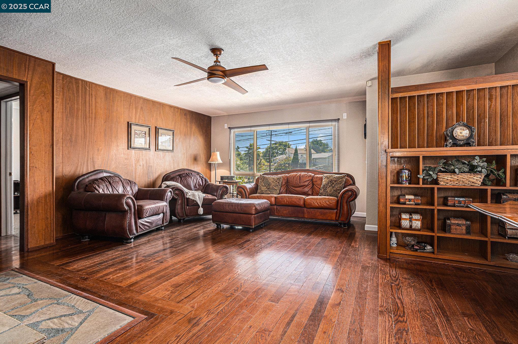 Detail Gallery Image 9 of 35 For 876 Appian Way, El Sobrante,  CA 94803 - 4 Beds | 2 Baths