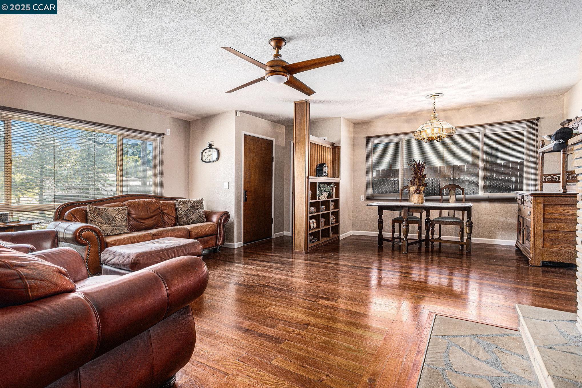 Detail Gallery Image 10 of 35 For 876 Appian Way, El Sobrante,  CA 94803 - 4 Beds | 2 Baths