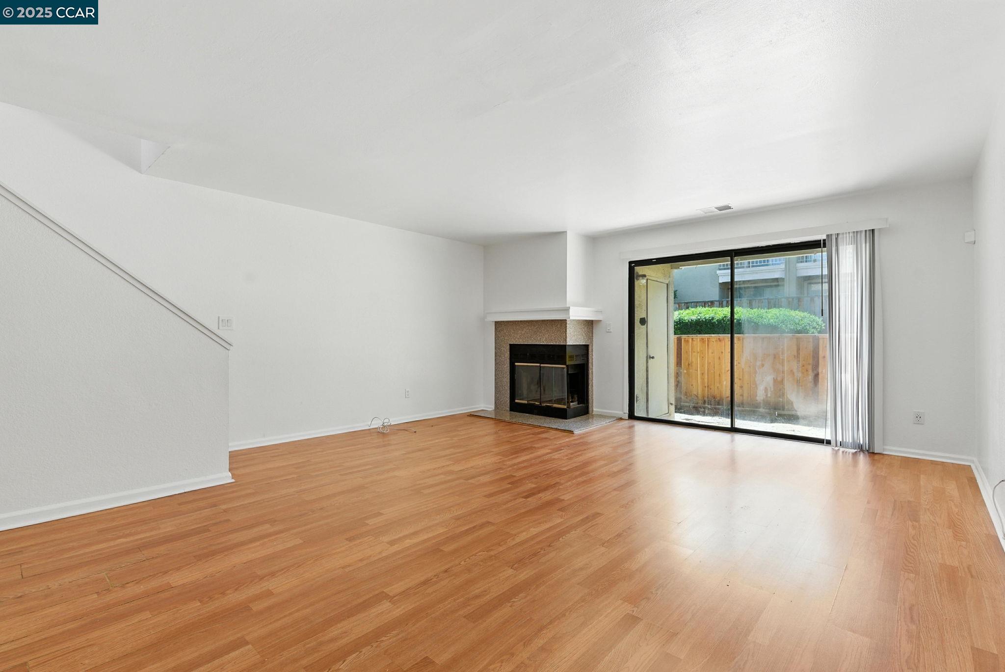Detail Gallery Image 13 of 33 For 128 Peppermill Ln, Pittsburg,  CA 94565 - 2 Beds | 2/1 Baths
