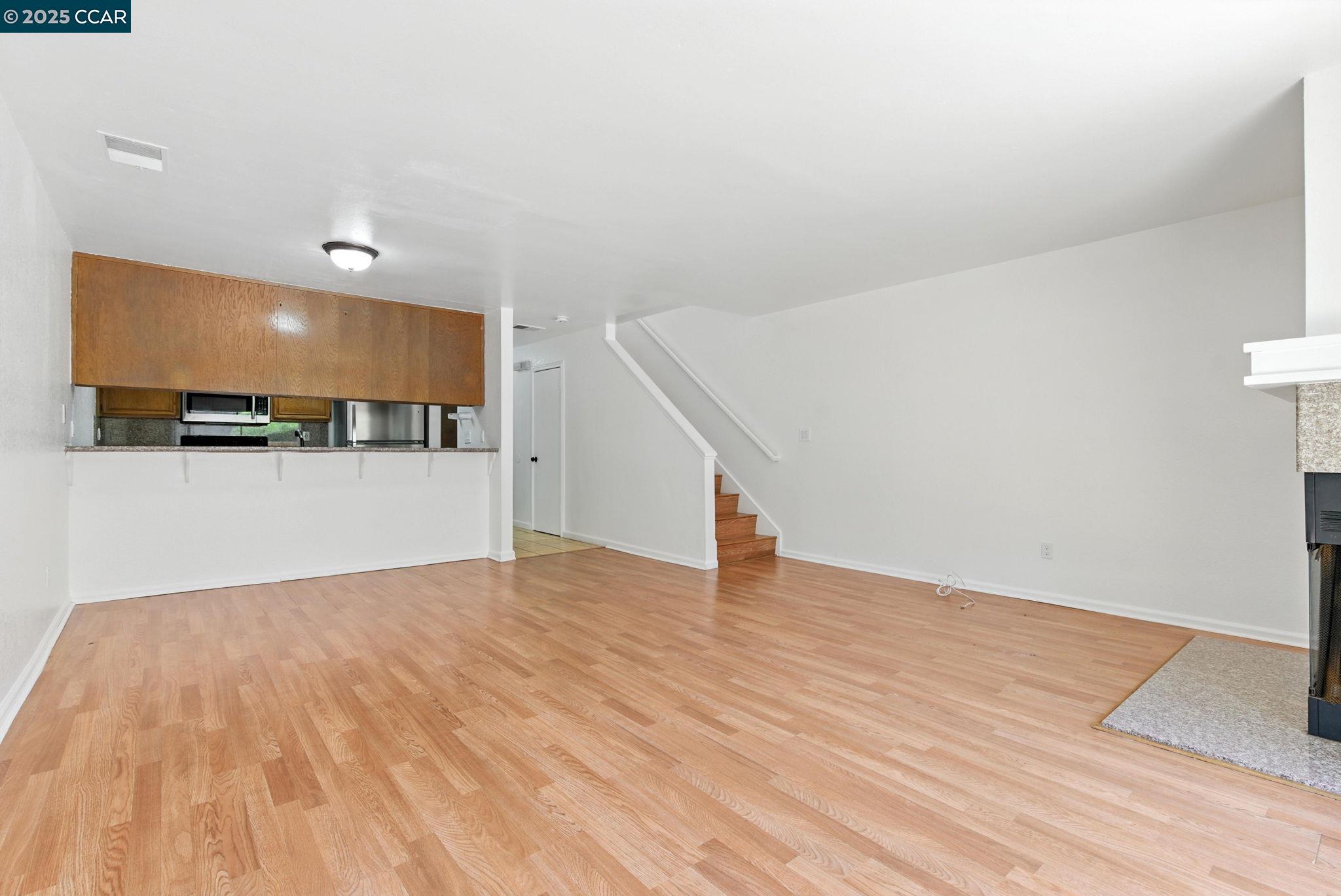 Detail Gallery Image 14 of 33 For 128 Peppermill Ln, Pittsburg,  CA 94565 - 2 Beds | 2/1 Baths