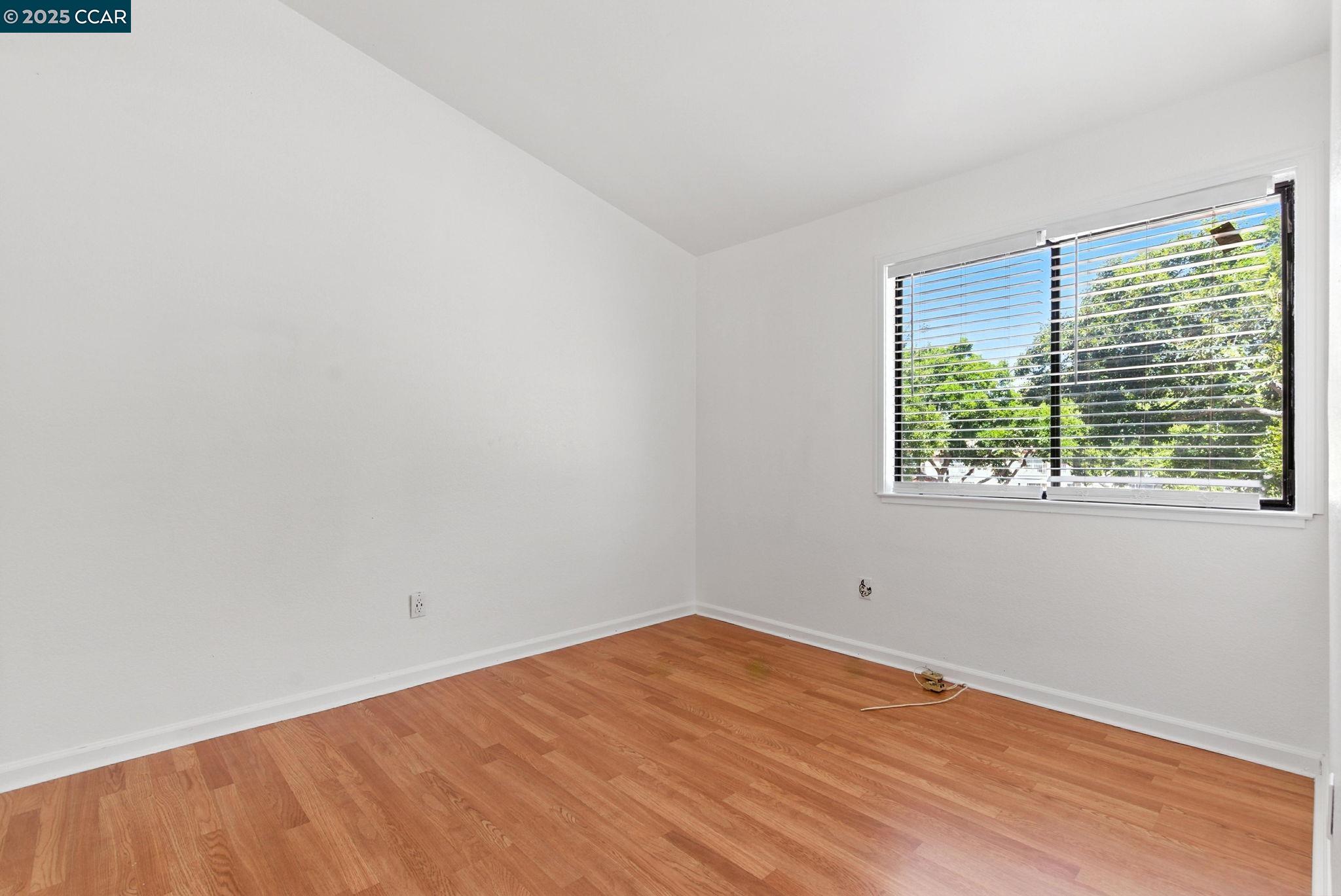 Detail Gallery Image 15 of 33 For 128 Peppermill Ln, Pittsburg,  CA 94565 - 2 Beds | 2/1 Baths