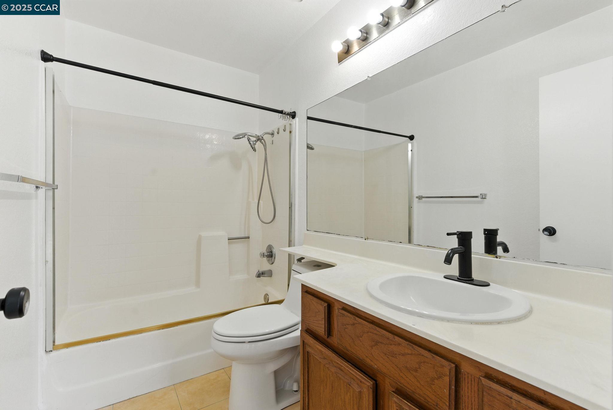 Detail Gallery Image 17 of 33 For 128 Peppermill Ln, Pittsburg,  CA 94565 - 2 Beds | 2/1 Baths