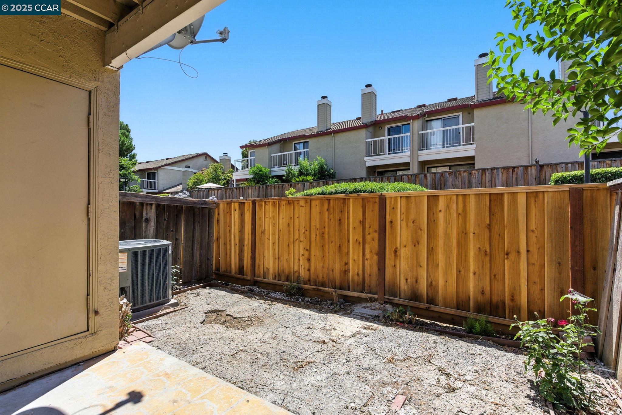 Detail Gallery Image 27 of 33 For 128 Peppermill Ln, Pittsburg,  CA 94565 - 2 Beds | 2/1 Baths