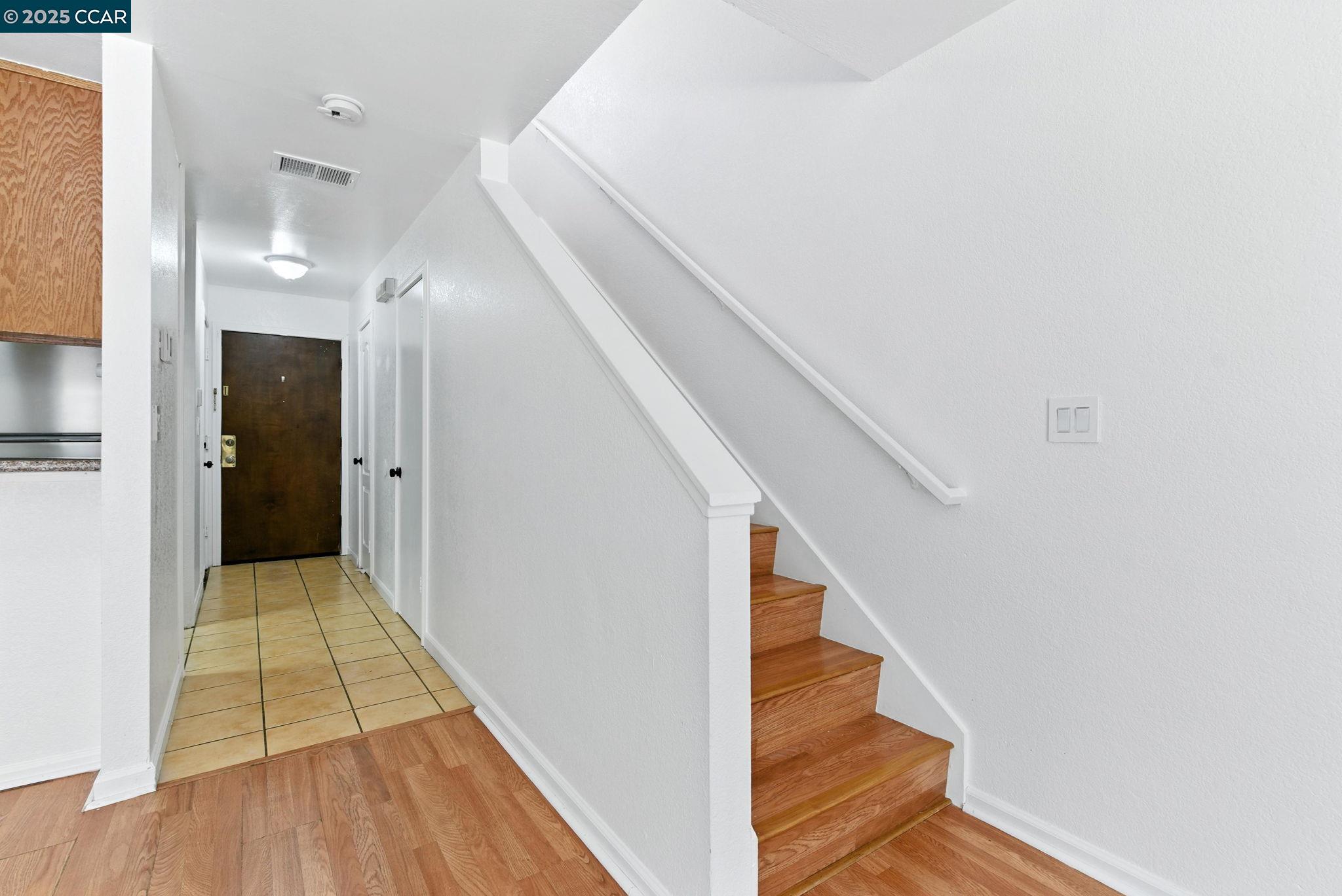 Detail Gallery Image 6 of 33 For 128 Peppermill Ln, Pittsburg,  CA 94565 - 2 Beds | 2/1 Baths