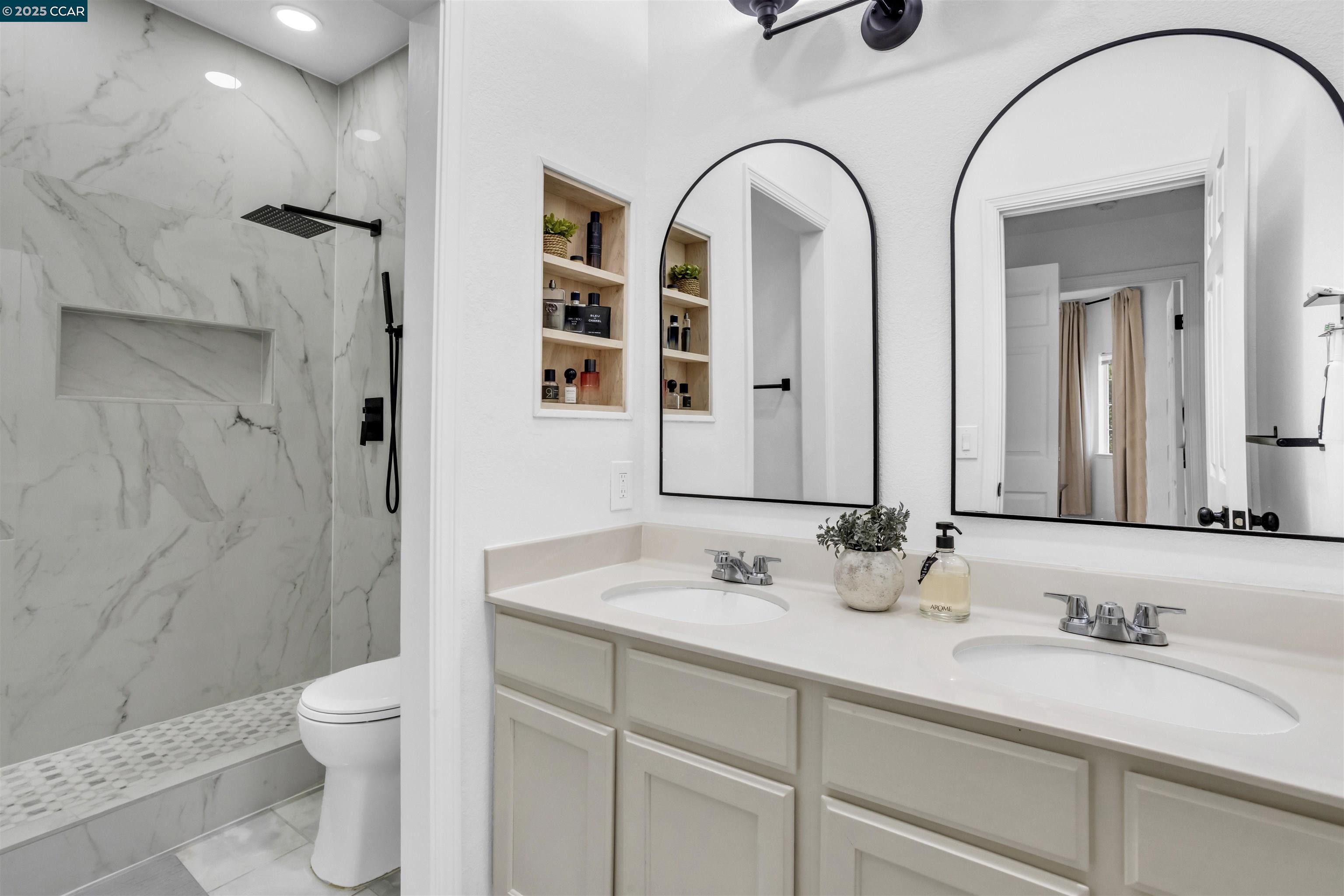Detail Gallery Image 16 of 37 For 207 Dursey, Pinole,  CA 94564 - 2 Beds | 1 Baths