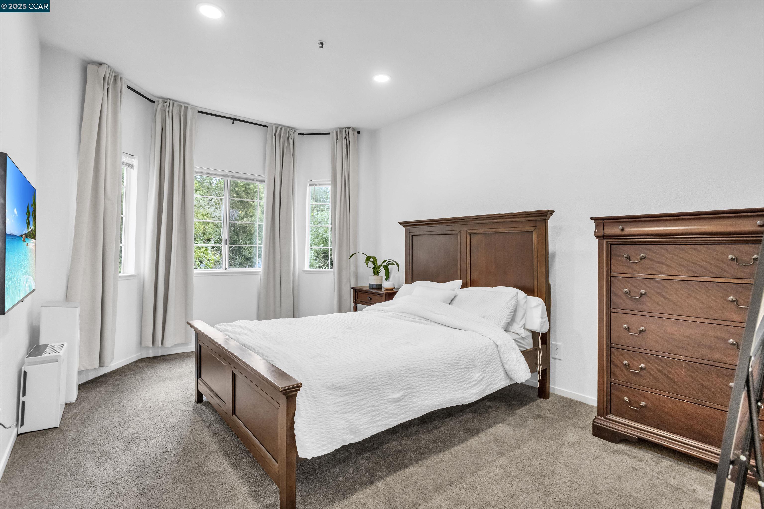 Detail Gallery Image 19 of 37 For 207 Dursey, Pinole,  CA 94564 - 2 Beds | 1 Baths