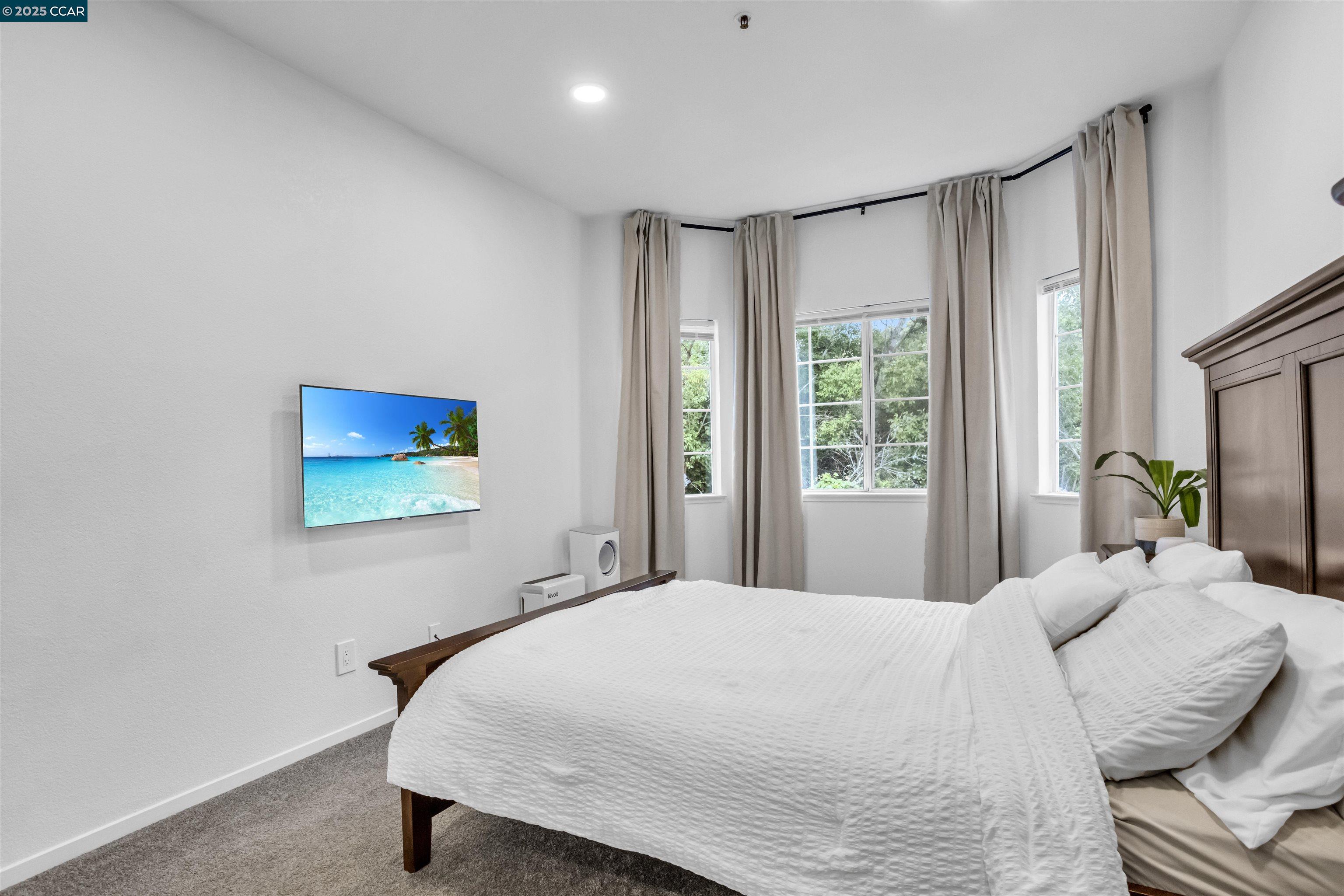 Detail Gallery Image 20 of 37 For 207 Dursey, Pinole,  CA 94564 - 2 Beds | 1 Baths