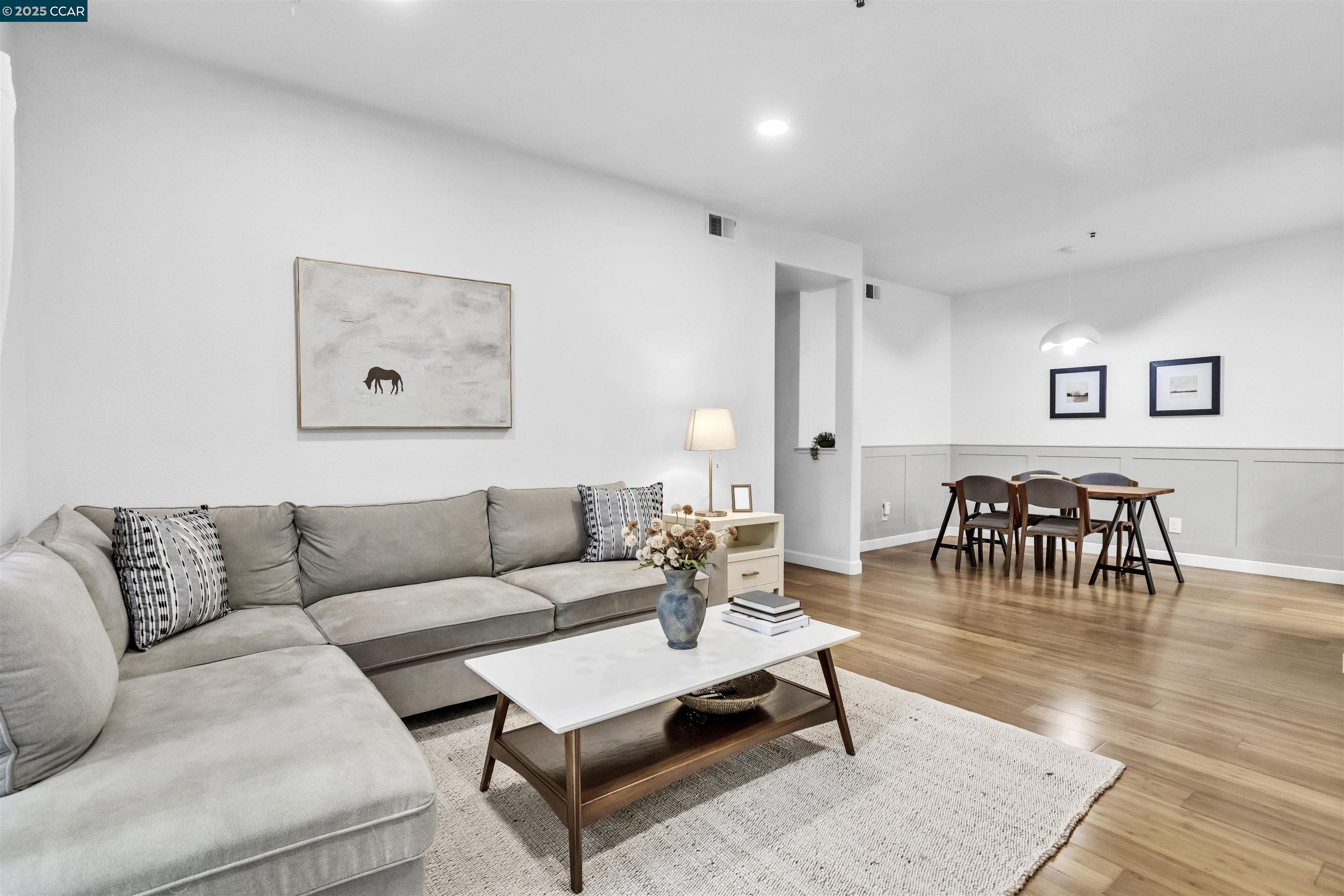 Detail Gallery Image 7 of 37 For 207 Dursey, Pinole,  CA 94564 - 2 Beds | 1 Baths