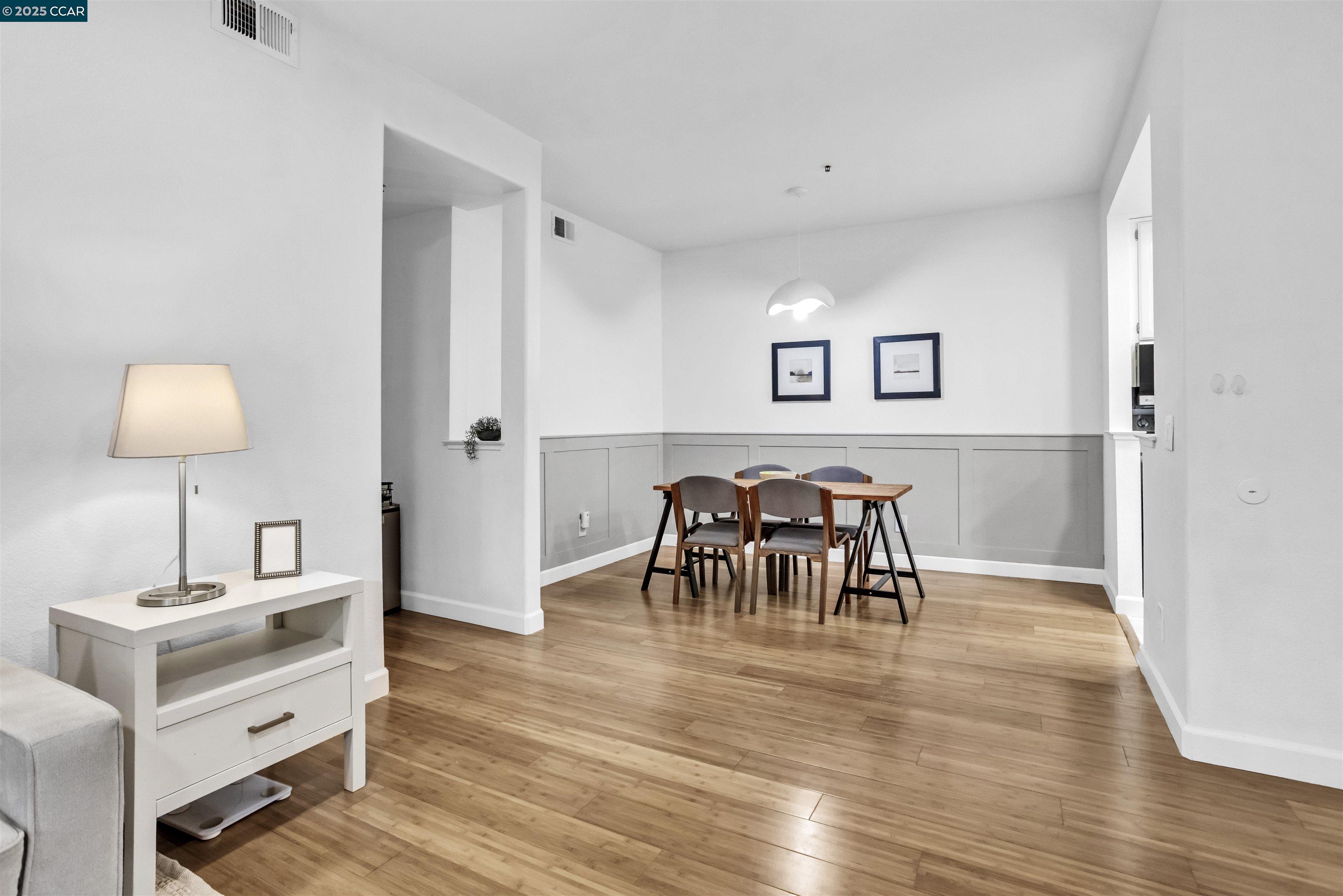 Detail Gallery Image 8 of 37 For 207 Dursey, Pinole,  CA 94564 - 2 Beds | 1 Baths