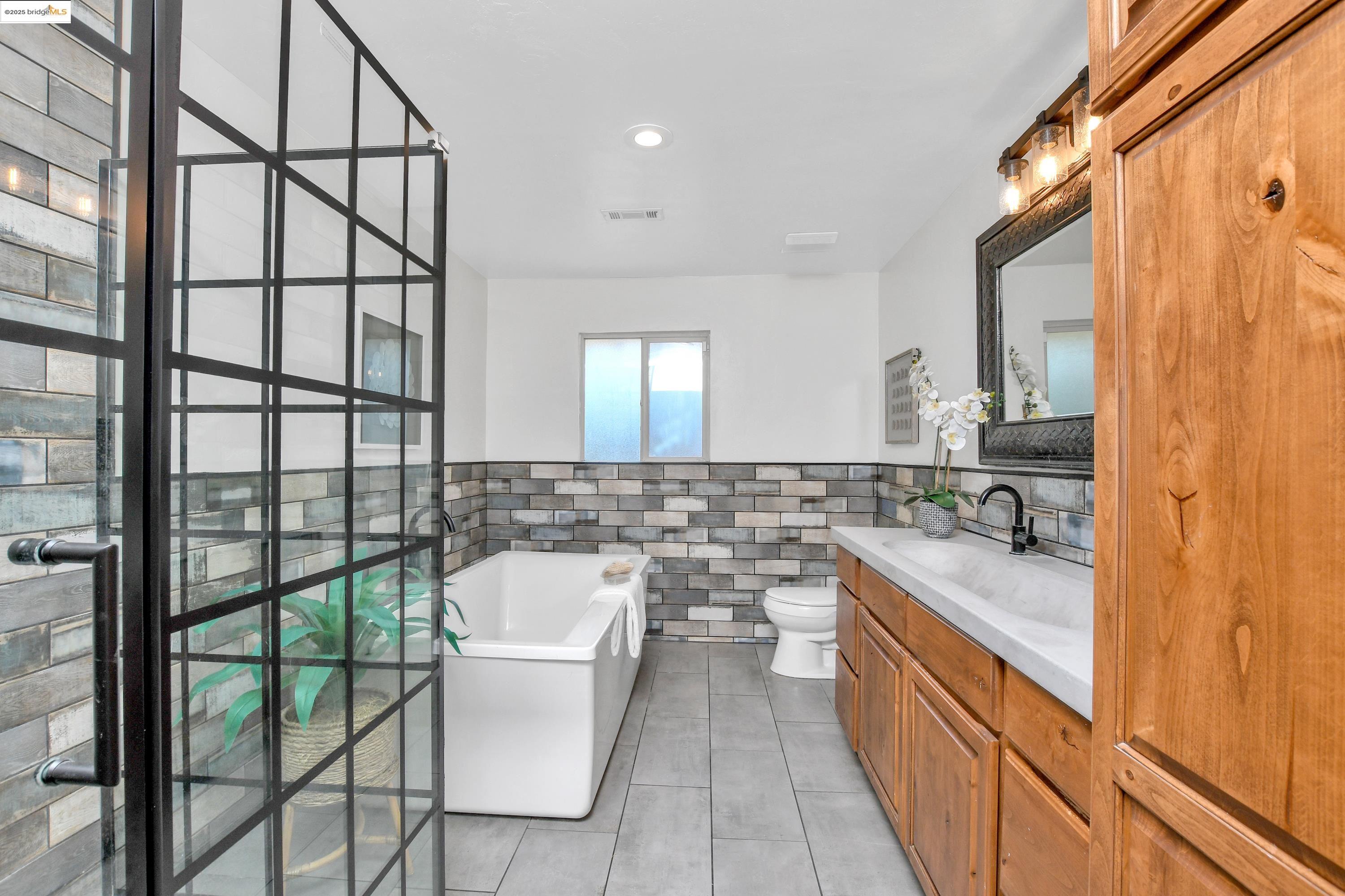 Detail Gallery Image 24 of 60 For 421 Lone Oak Ct, Brentwood,  CA 94513 - 4 Beds | 2 Baths