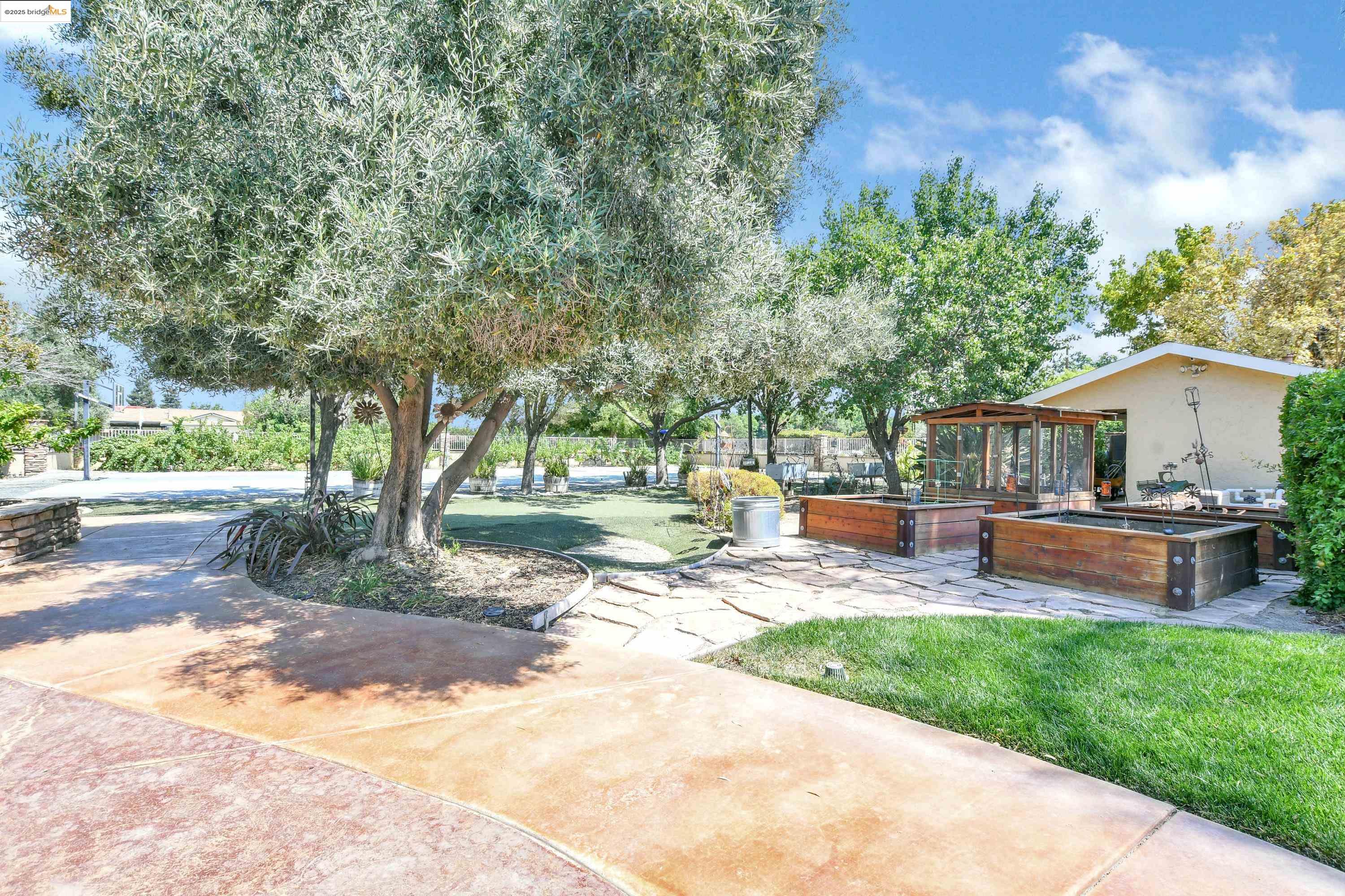 Detail Gallery Image 37 of 60 For 421 Lone Oak Ct, Brentwood,  CA 94513 - 4 Beds | 2 Baths