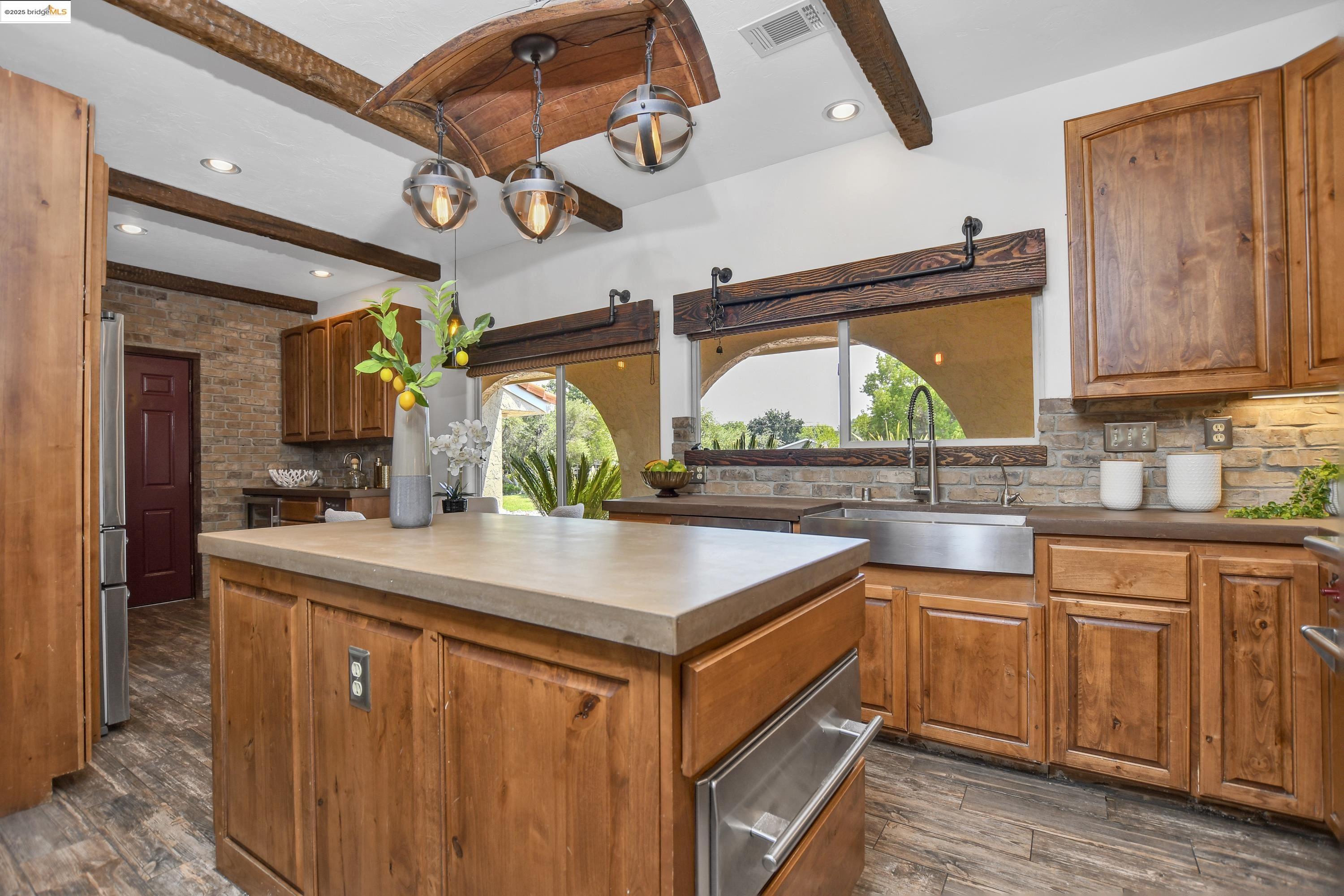 Detail Gallery Image 7 of 60 For 421 Lone Oak Ct, Brentwood,  CA 94513 - 4 Beds | 2 Baths