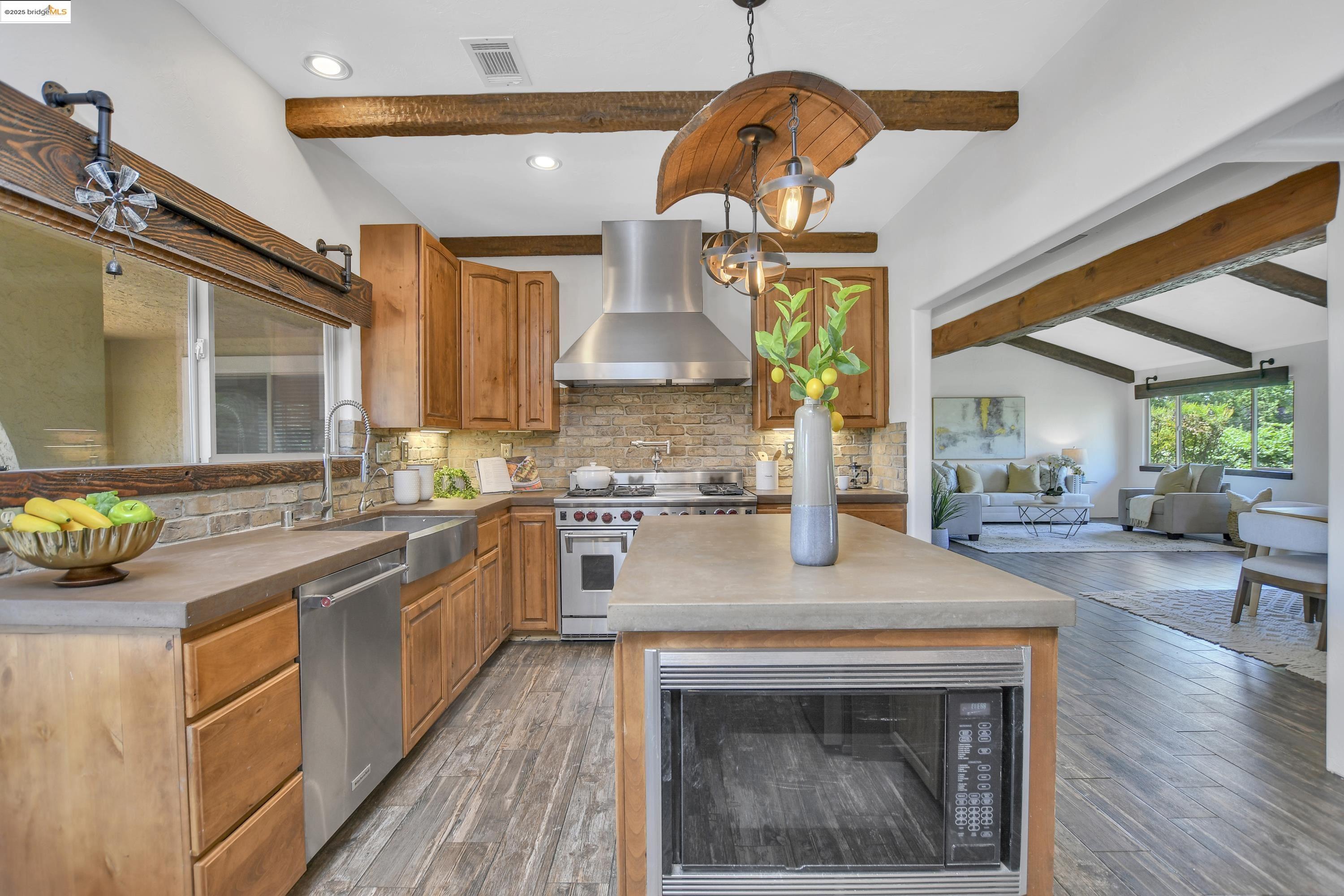 Detail Gallery Image 8 of 60 For 421 Lone Oak Ct, Brentwood,  CA 94513 - 4 Beds | 2 Baths