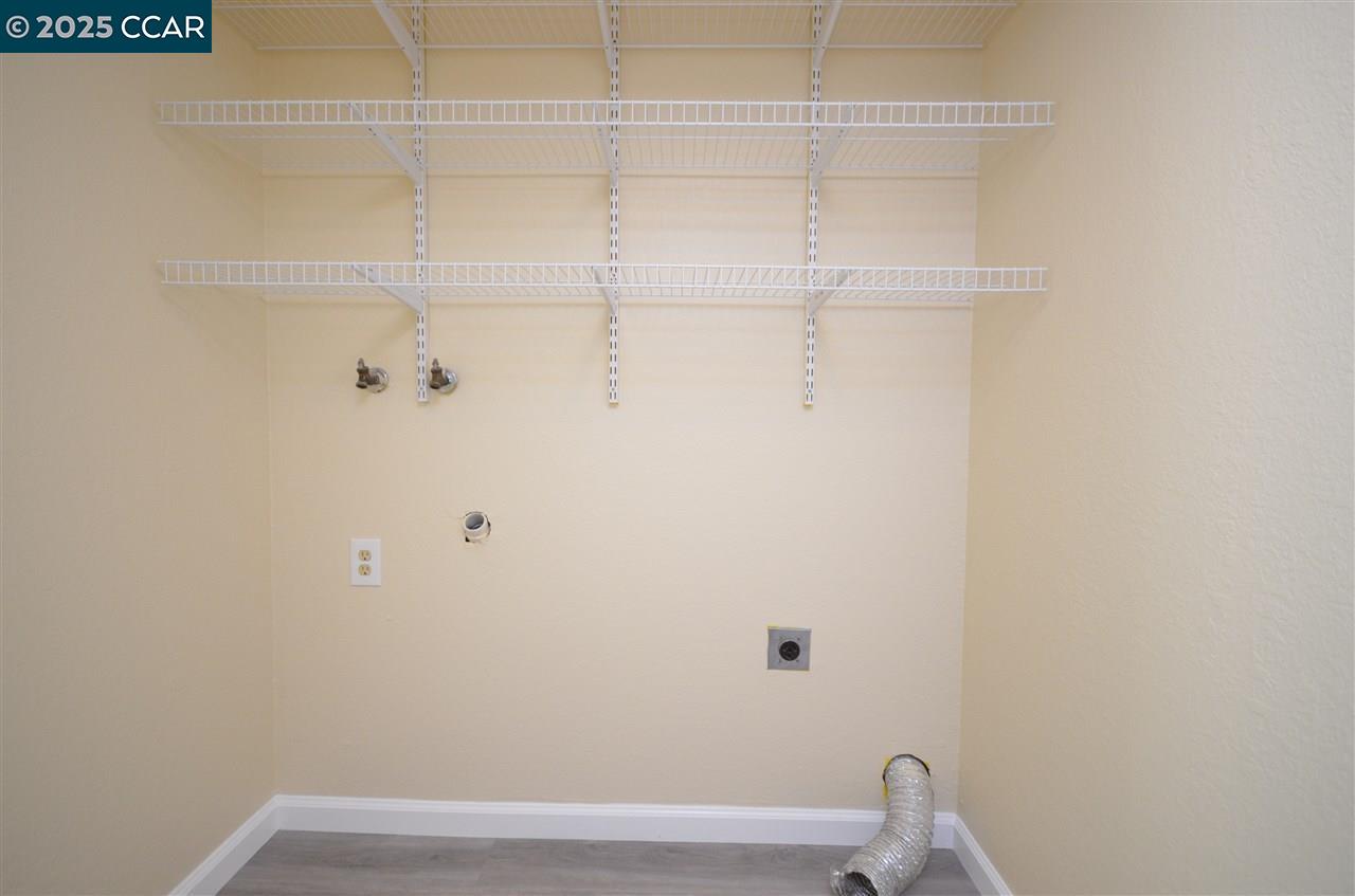 Detail Gallery Image 6 of 15 For 1391 Monument Blvd #11,  Concord,  CA 94520 - 2 Beds | 1/1 Baths
