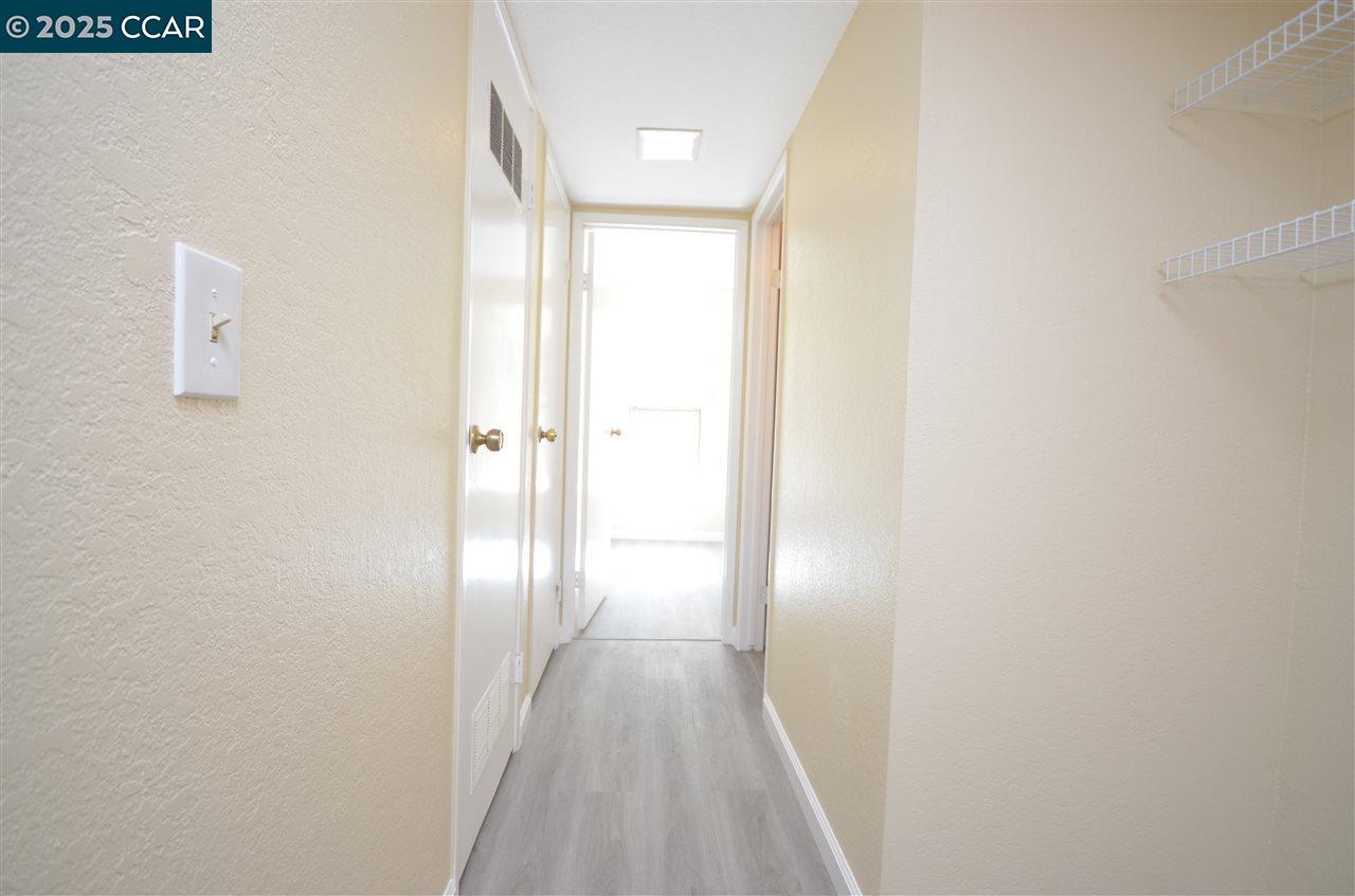 Detail Gallery Image 7 of 15 For 1391 Monument Blvd #11,  Concord,  CA 94520 - 2 Beds | 1/1 Baths
