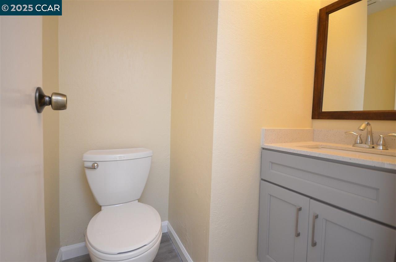 Detail Gallery Image 8 of 15 For 1391 Monument Blvd #11,  Concord,  CA 94520 - 2 Beds | 1/1 Baths