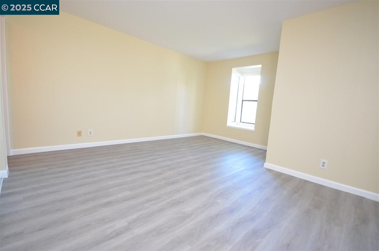 Detail Gallery Image 10 of 15 For 1391 Monument Blvd #11,  Concord,  CA 94520 - 2 Beds | 1/1 Baths