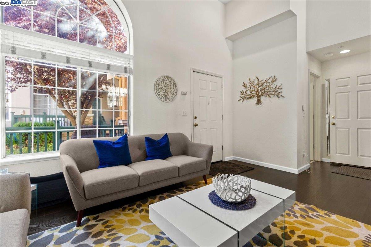 Detail Gallery Image 5 of 28 For 5006 Starling St, Danville,  CA 94506 - 3 Beds | 2/1 Baths