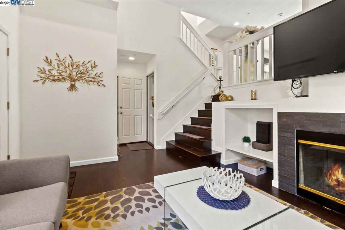 Detail Gallery Image 6 of 28 For 5006 Starling St, Danville,  CA 94506 - 3 Beds | 2/1 Baths