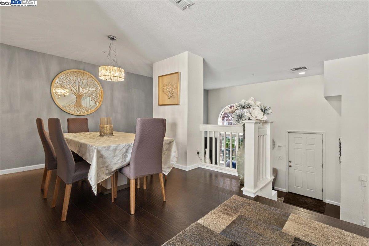 Detail Gallery Image 8 of 28 For 5006 Starling St, Danville,  CA 94506 - 3 Beds | 2/1 Baths