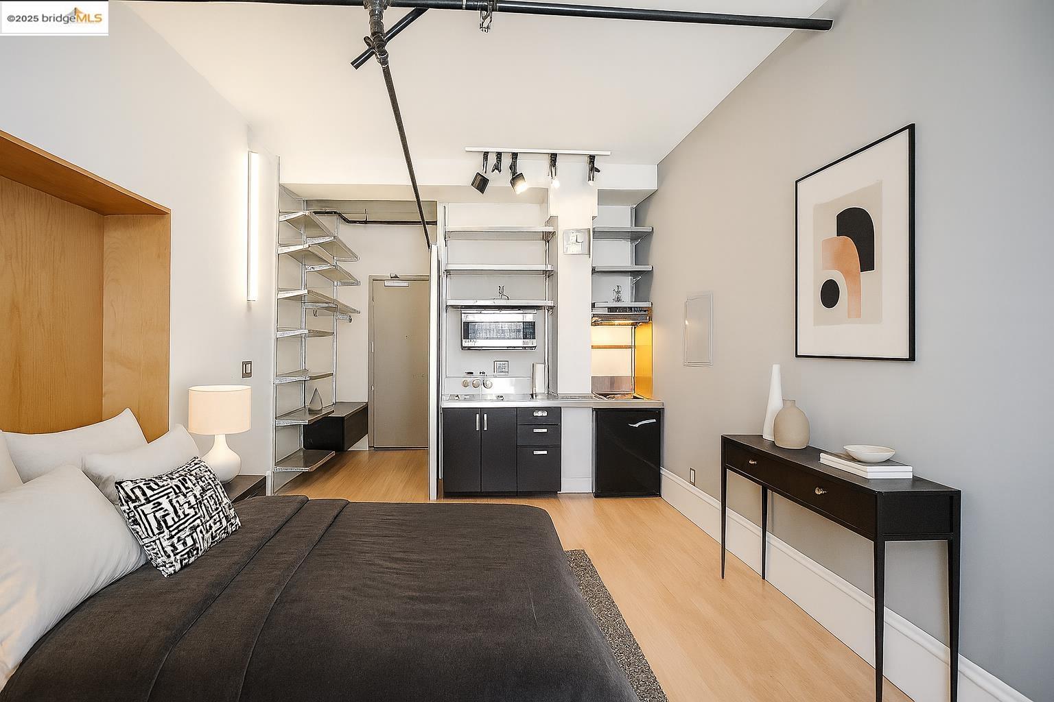 Front Image Thumbnail for EB41104829