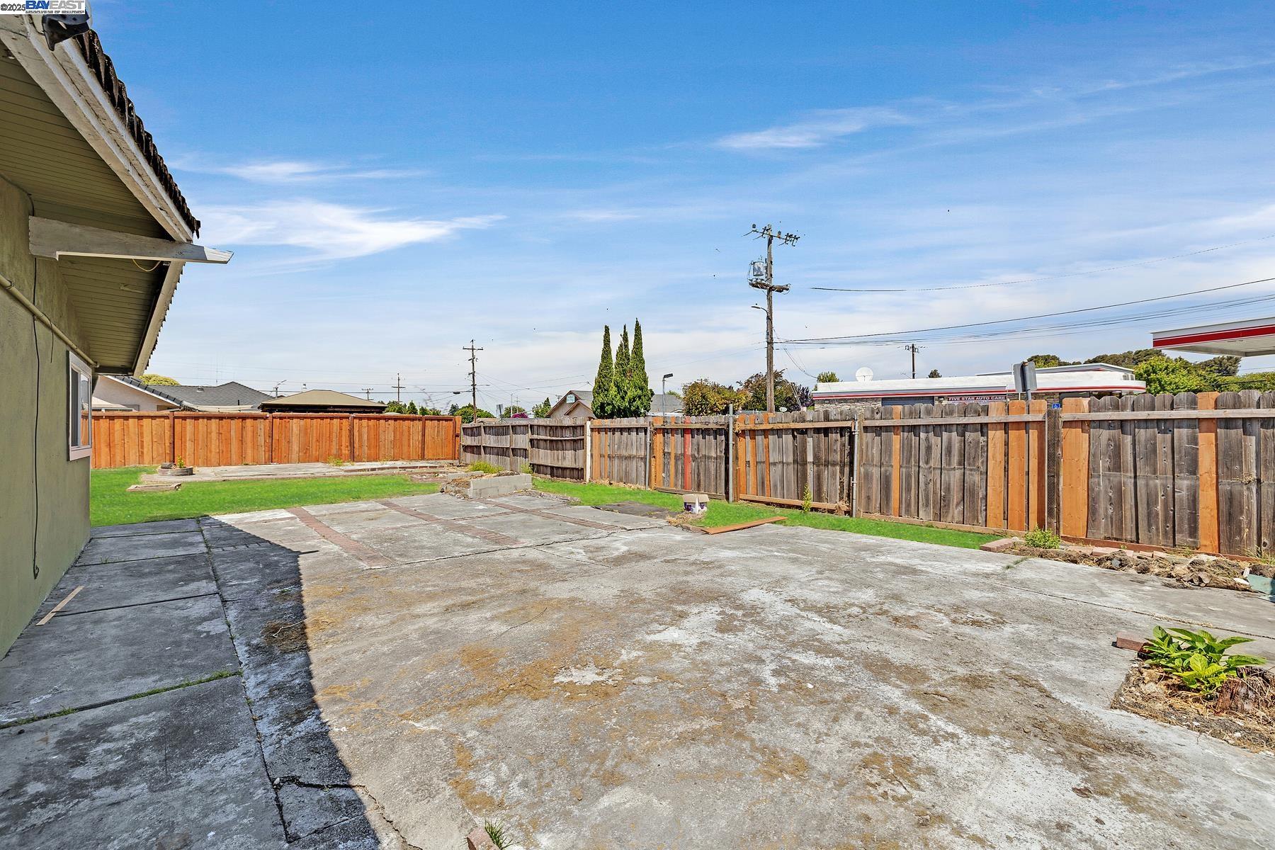 Detail Gallery Image 28 of 39 For 27629 Pompano Ave, Hayward,  CA 94544 - 3 Beds | 2 Baths