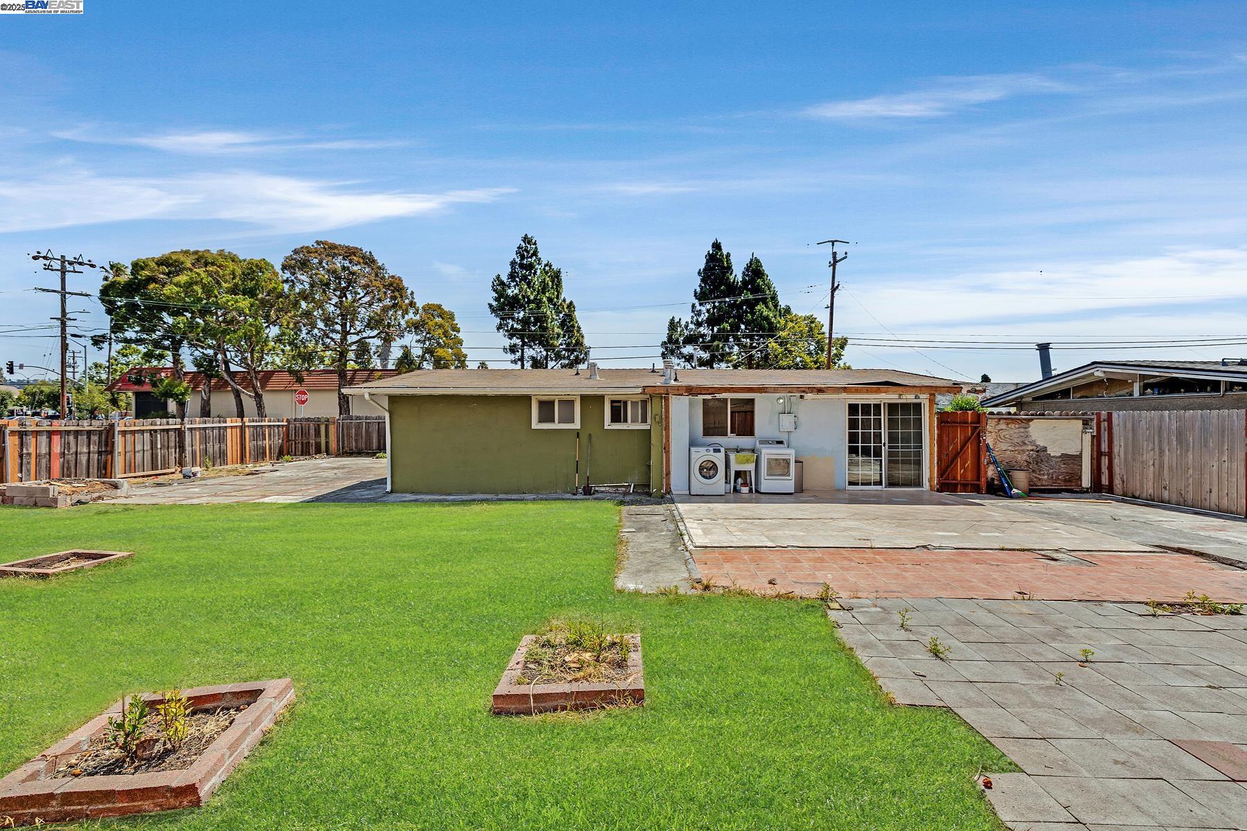 Detail Gallery Image 30 of 39 For 27629 Pompano Ave, Hayward,  CA 94544 - 3 Beds | 2 Baths