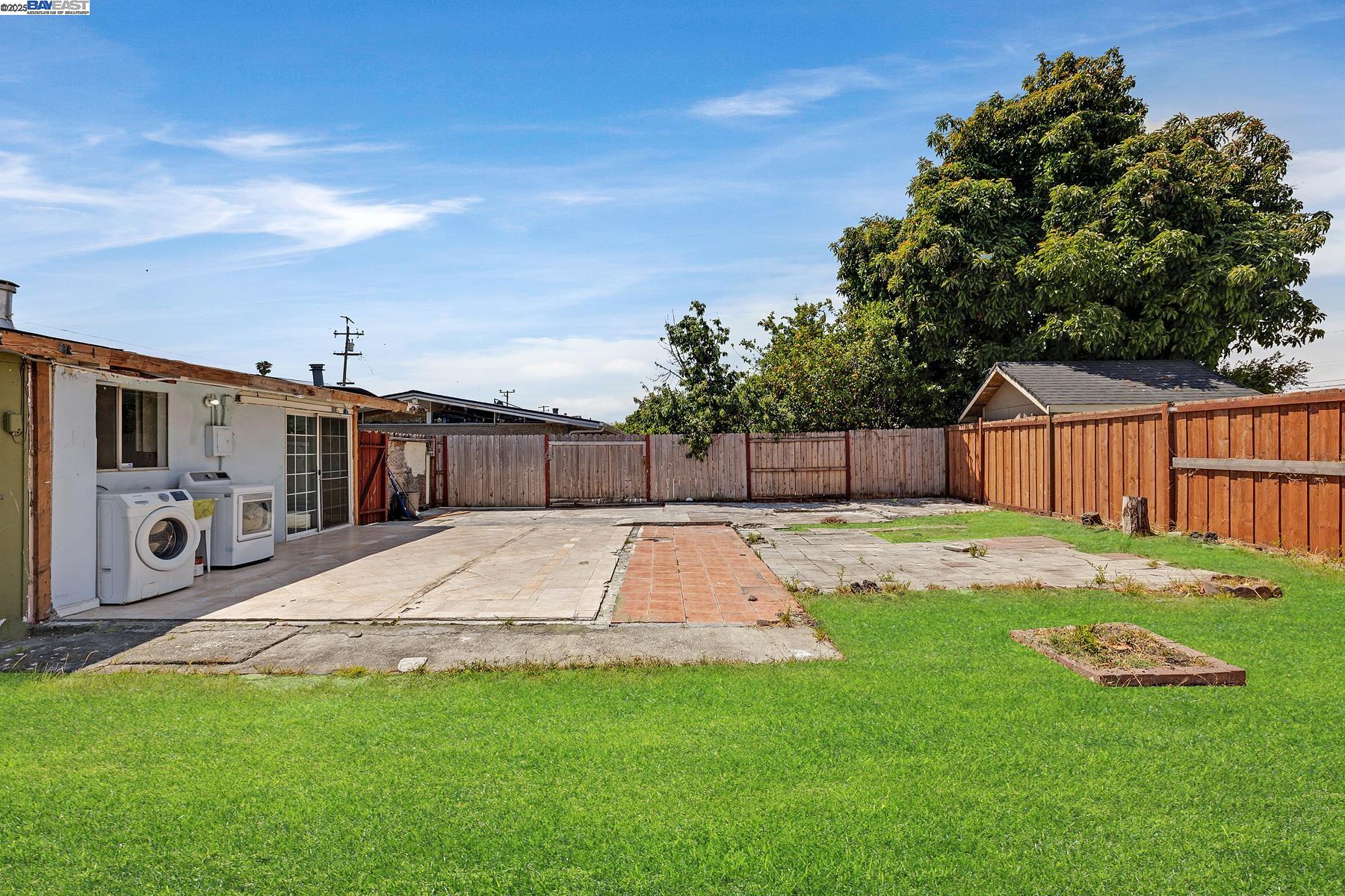 Detail Gallery Image 4 of 39 For 27629 Pompano Ave, Hayward,  CA 94544 - 3 Beds | 2 Baths