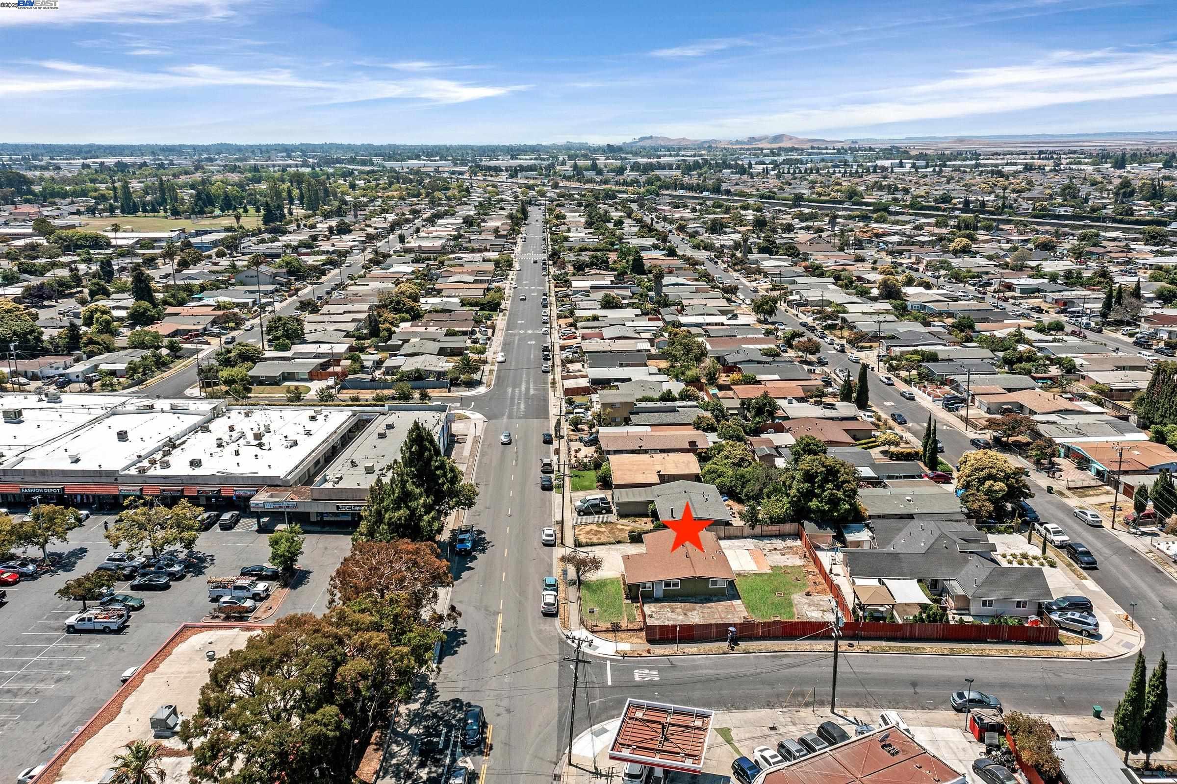 Detail Gallery Image 5 of 39 For 27629 Pompano Ave, Hayward,  CA 94544 - 3 Beds | 2 Baths